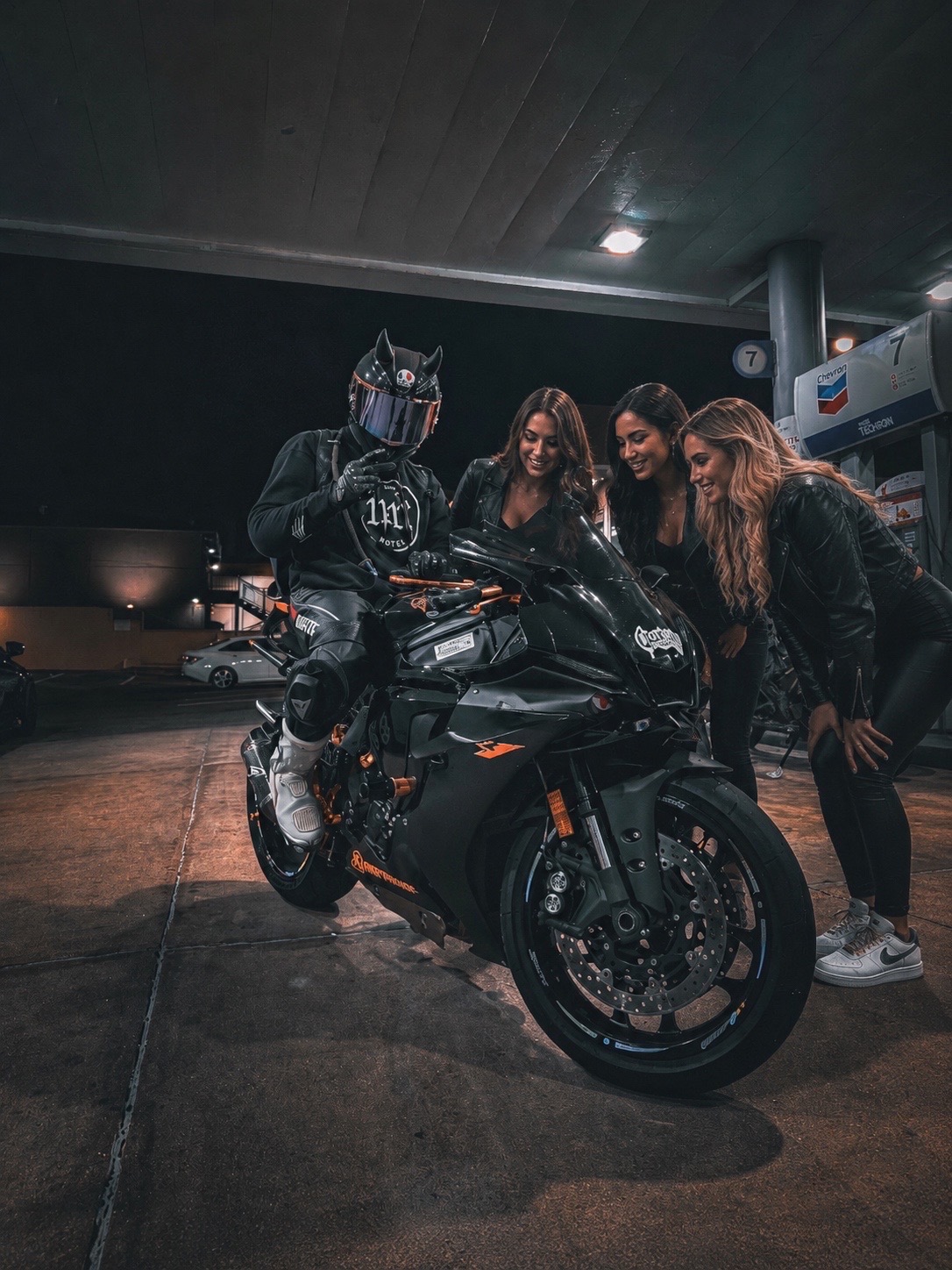 @NightR1der22