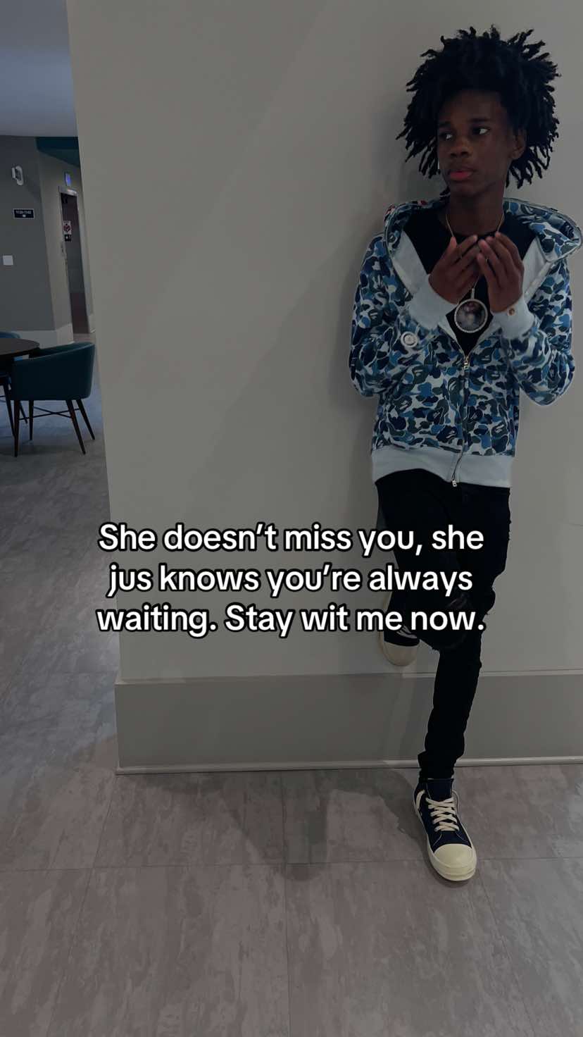 @⃟