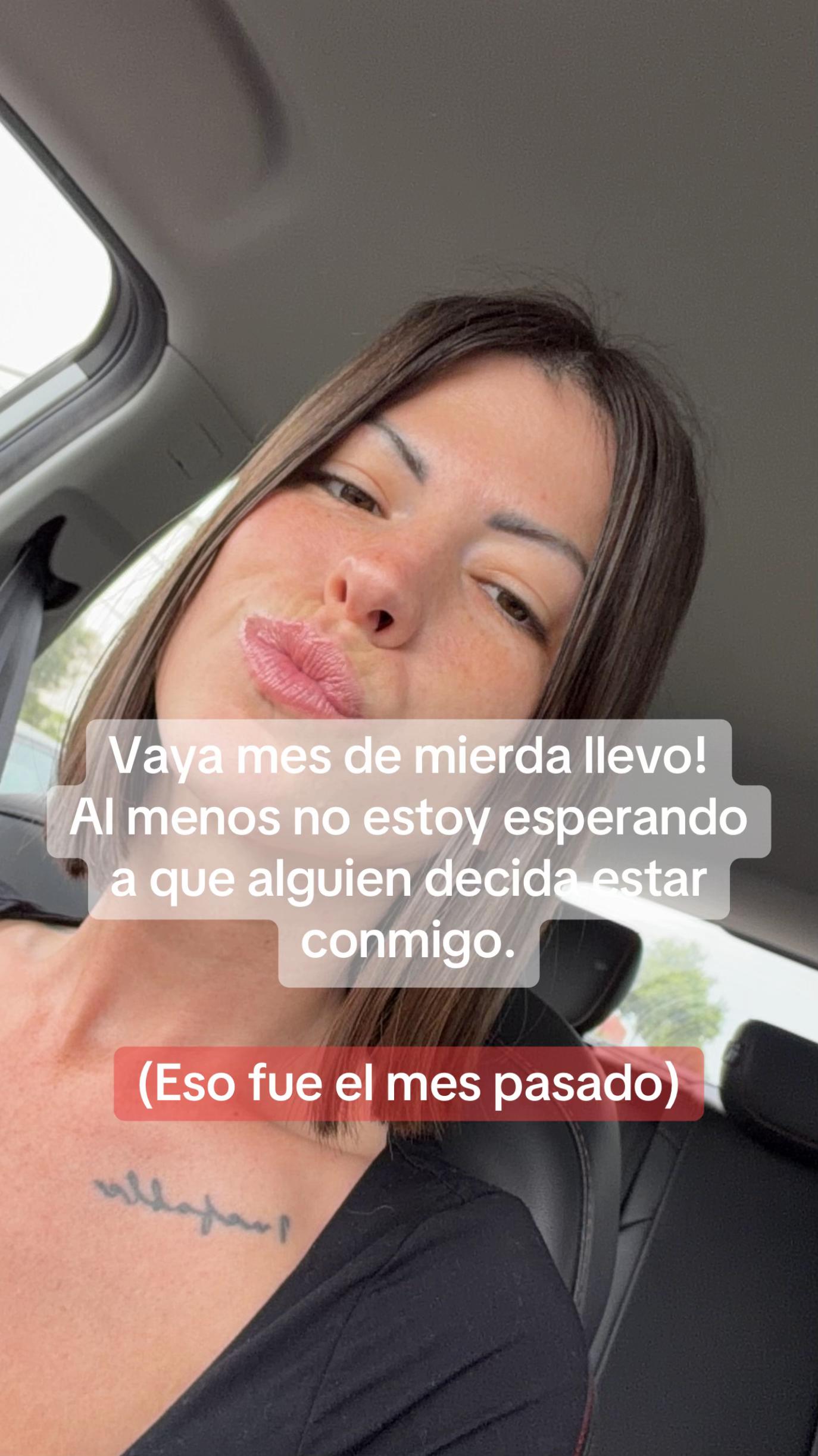 @whitneypinkie.