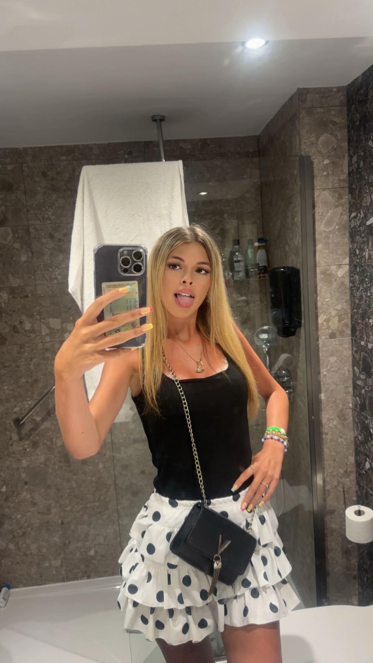 @𝐋𝐈𝐋𝐘👸⚜️✝️