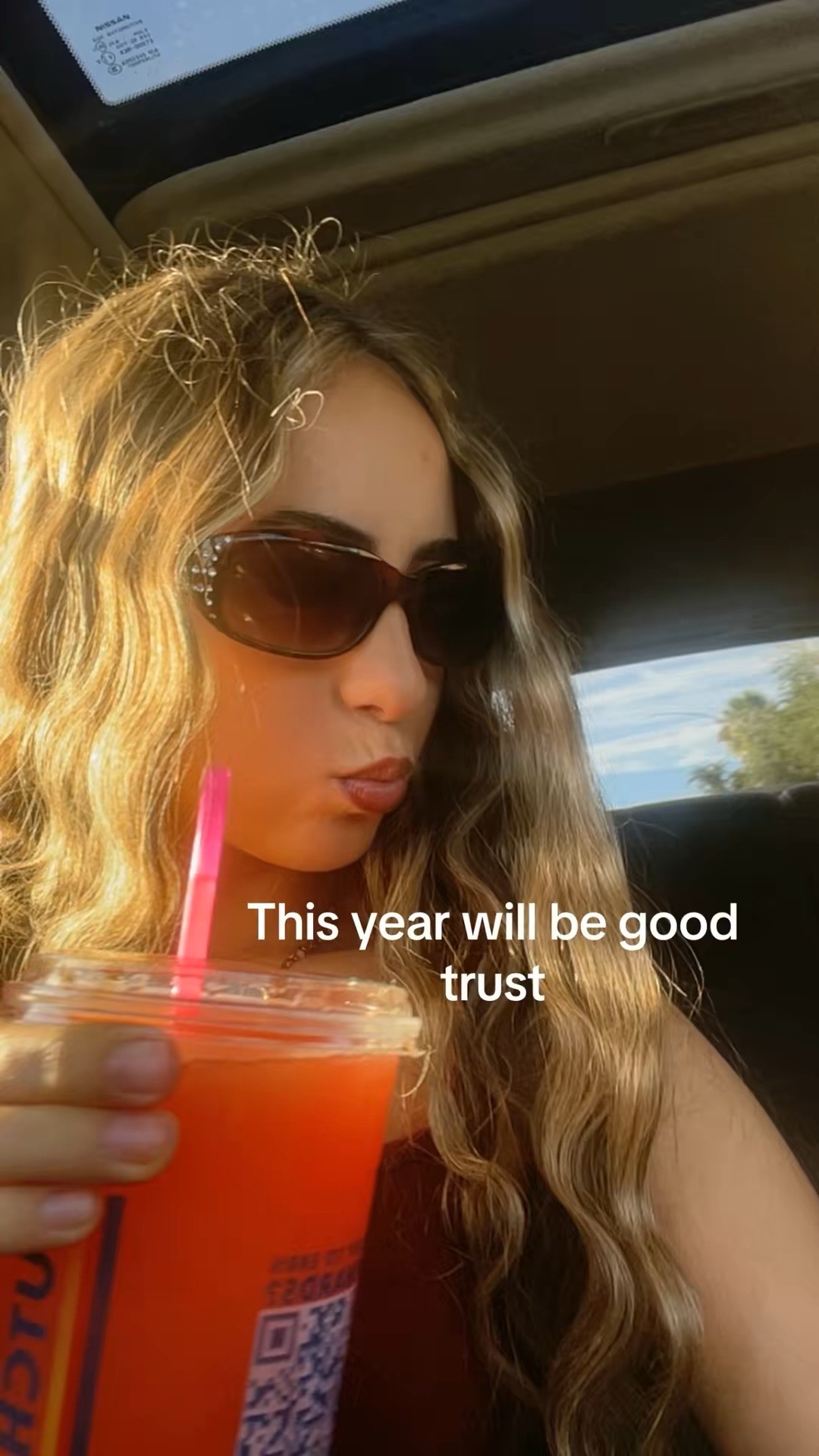 @🦦