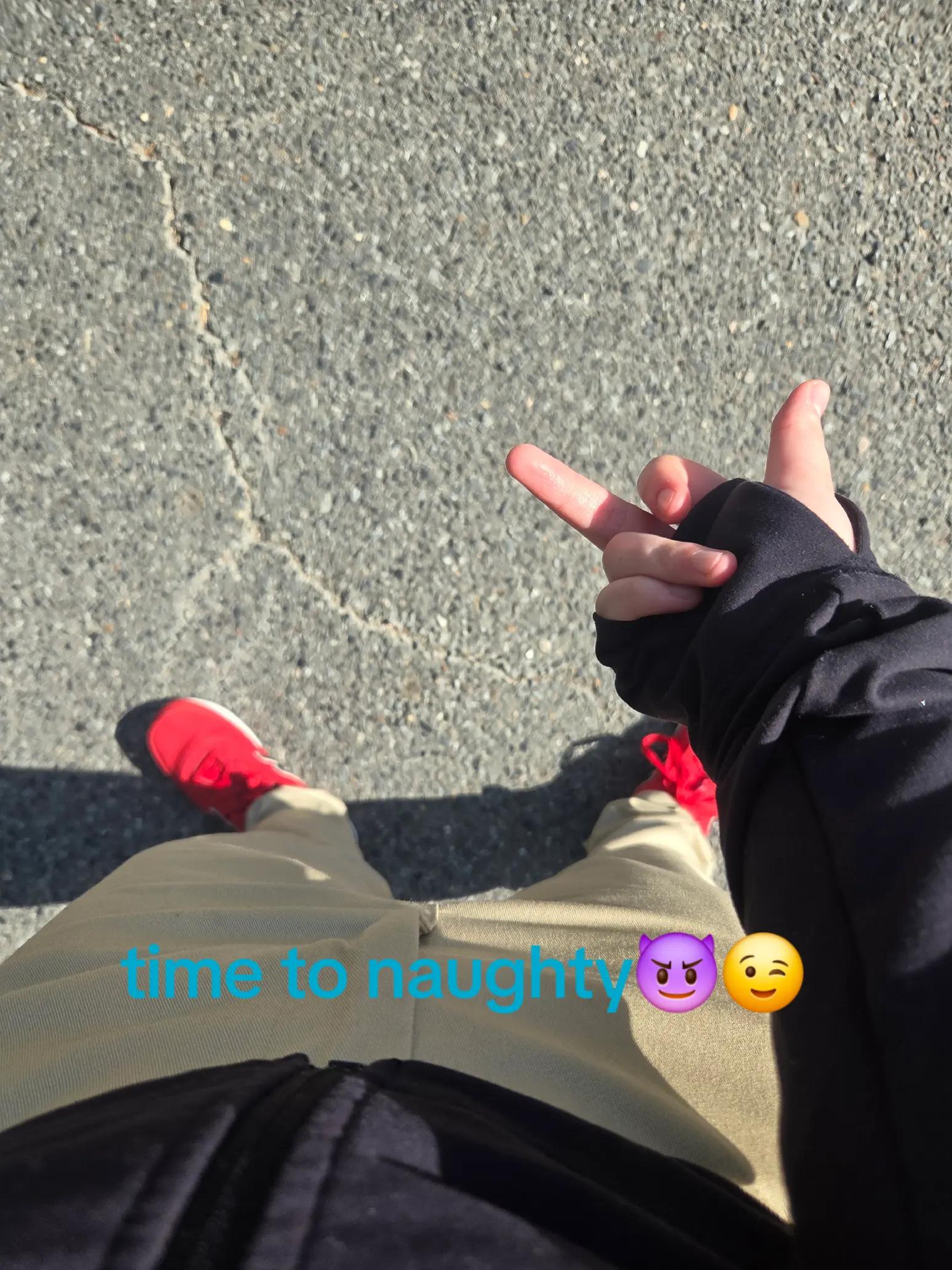 @wlw👩&zwj;❤&zwj;👩🌈