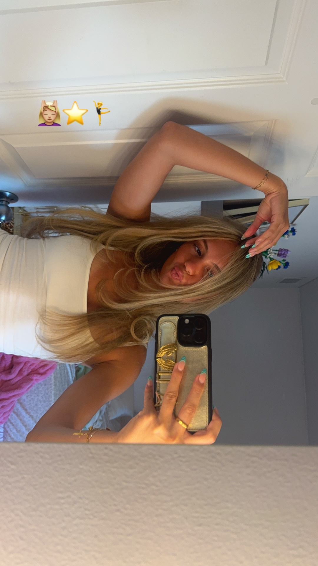 @🦄