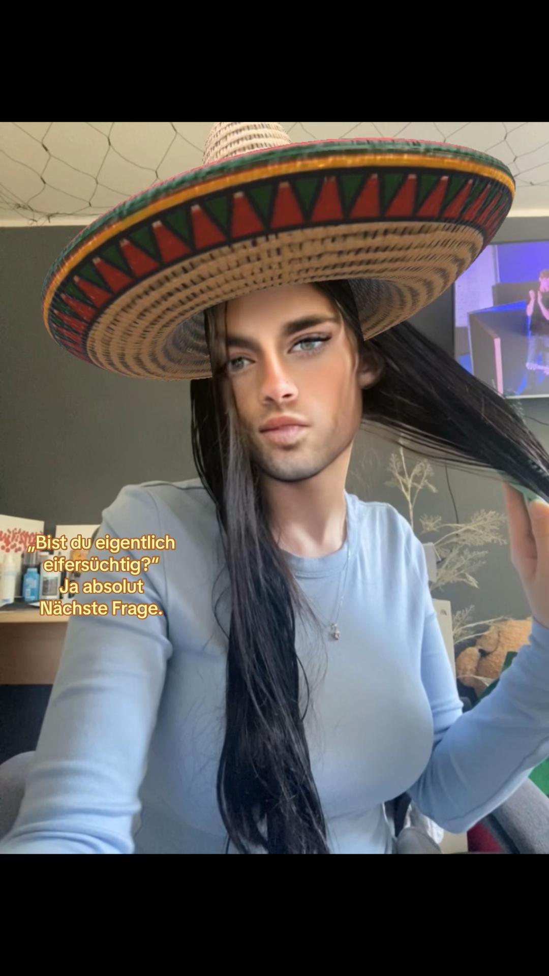 @🥥