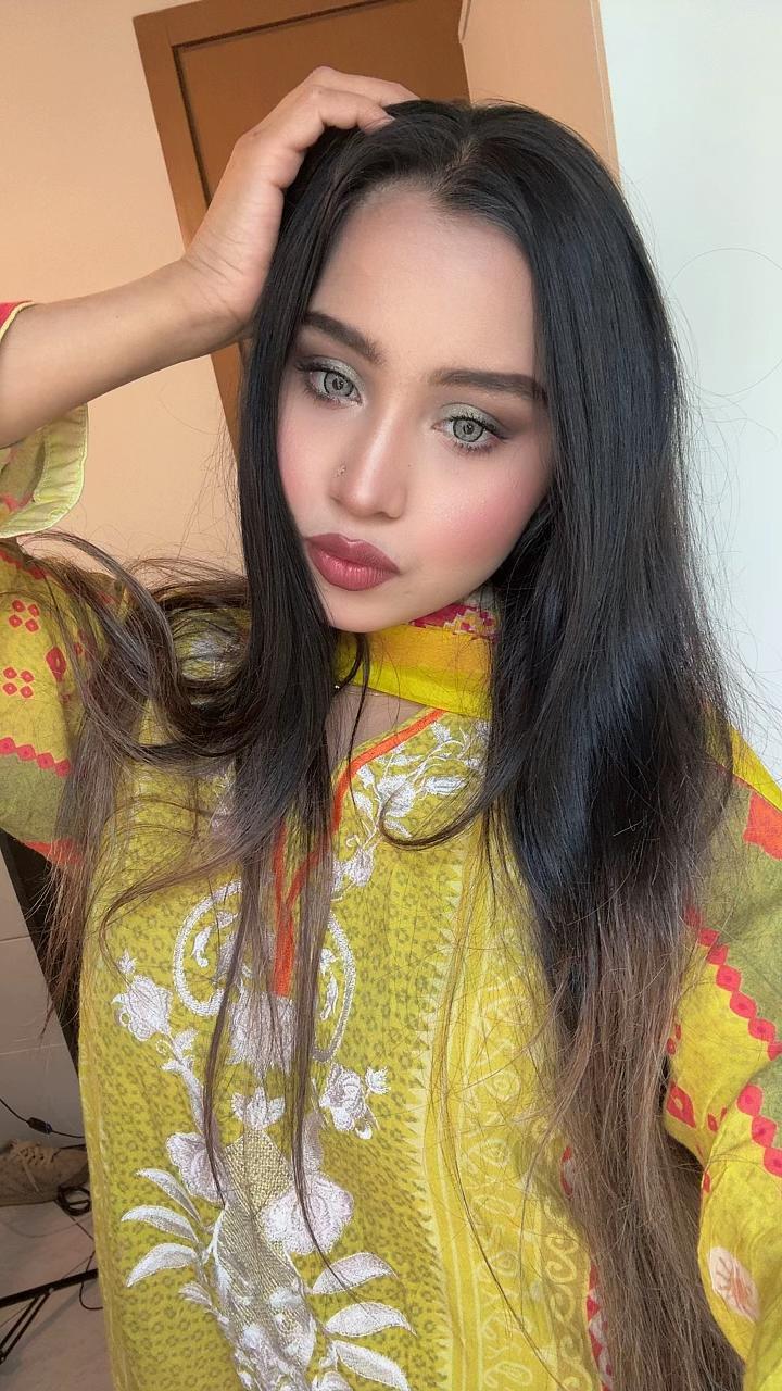 @Eyana Khan