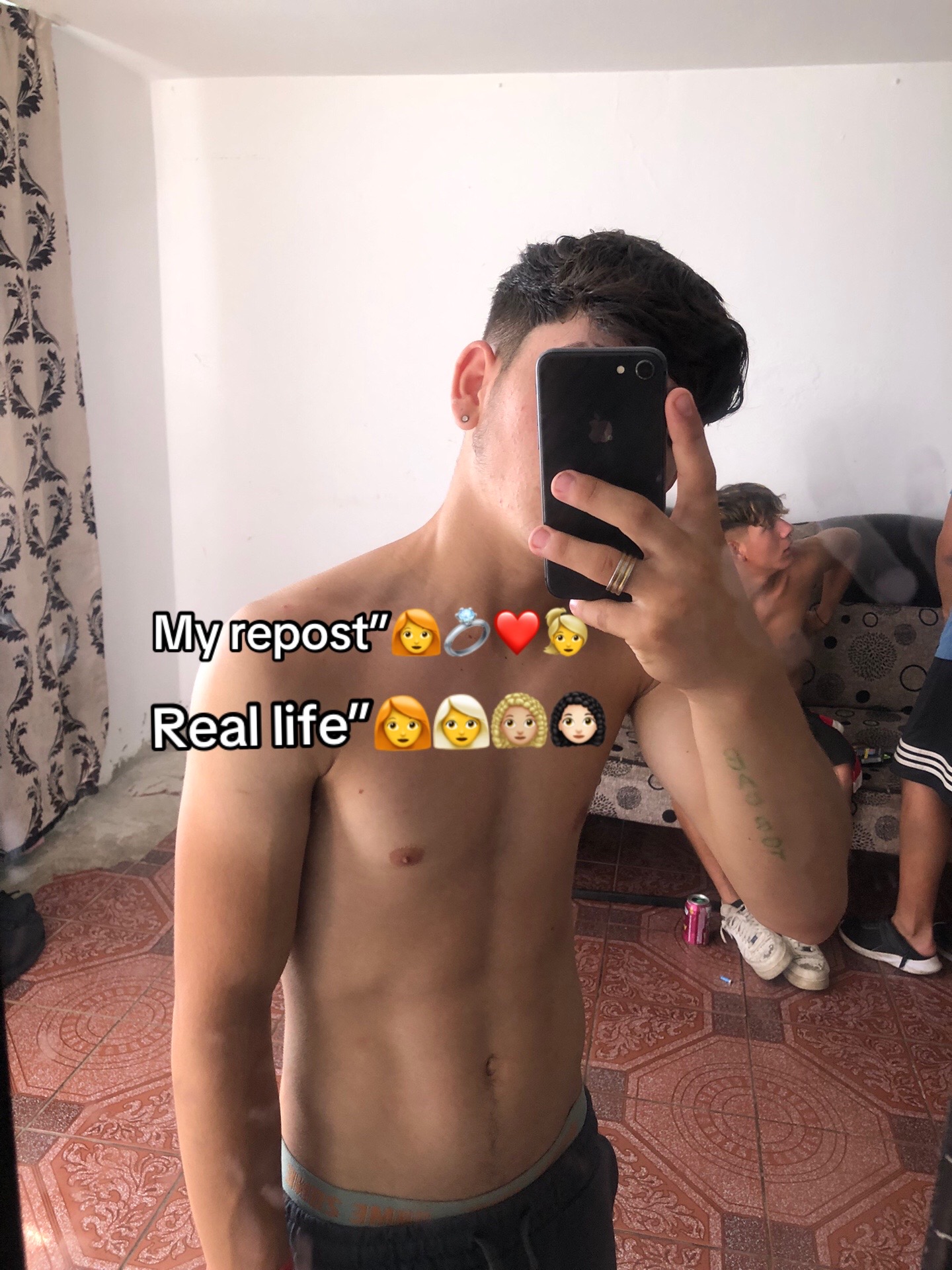 @🦅