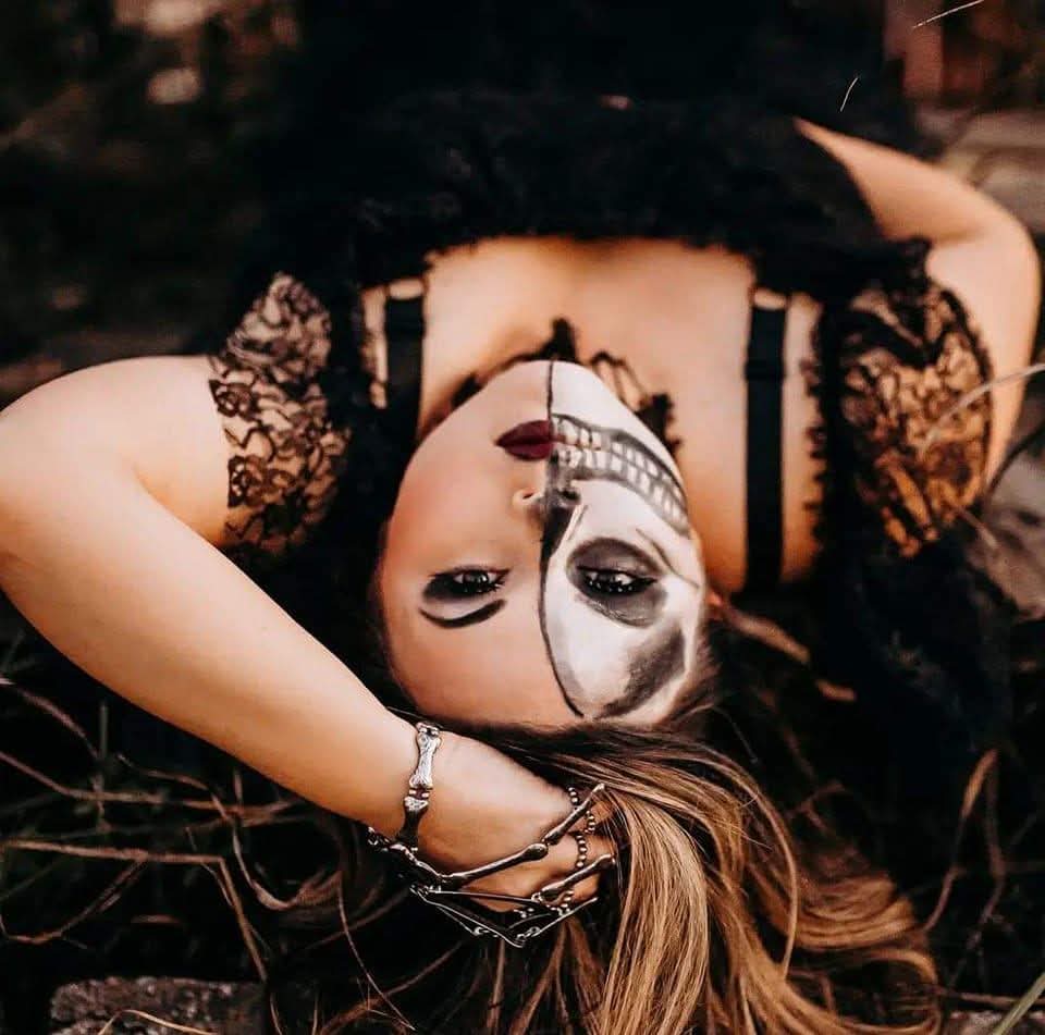 @🖤Connie-Marie🖤