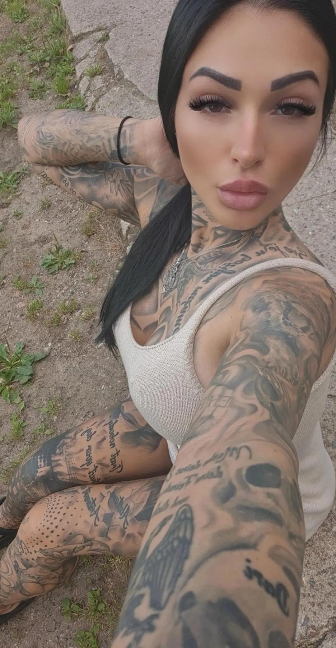 @Beniken93