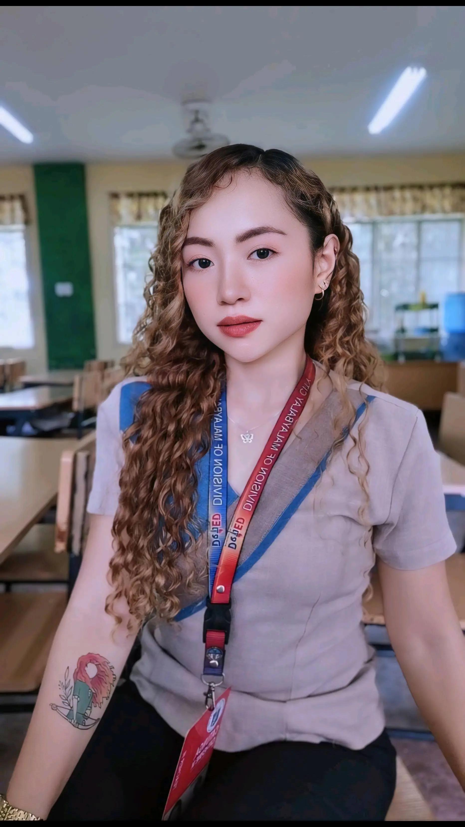 @𝗞𝗮𝘁𝘁𝗶 👩&zwj;🏫