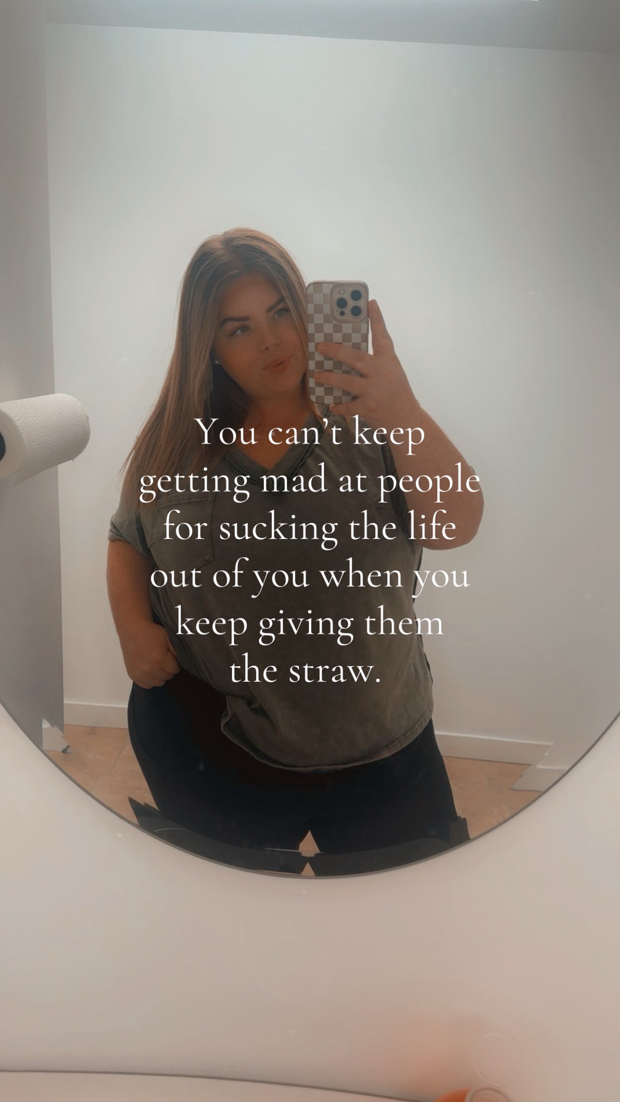 @Victoria Renea✨