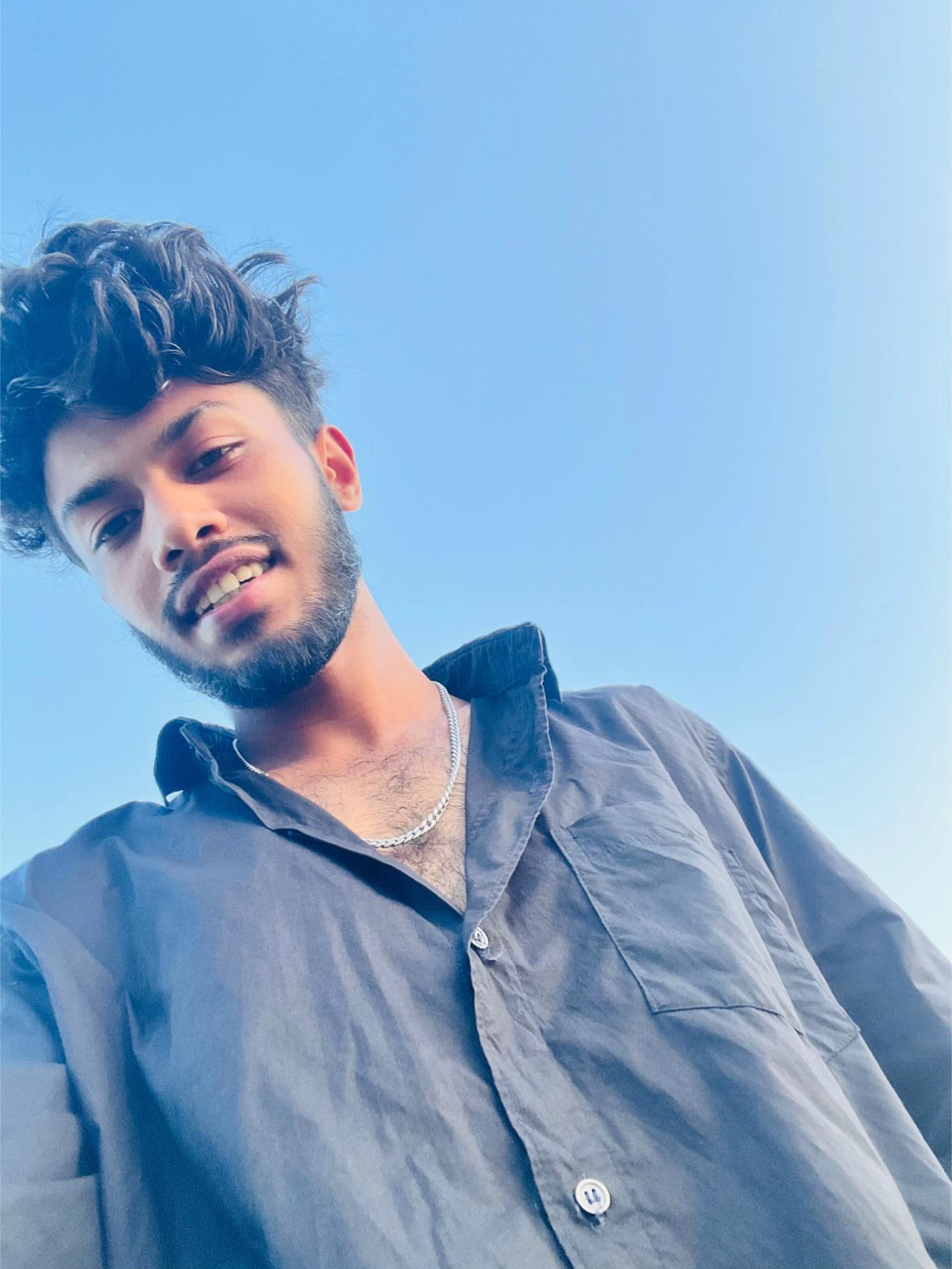 @Ꭼꪜan ᖴ𝓪ħì𝙢 