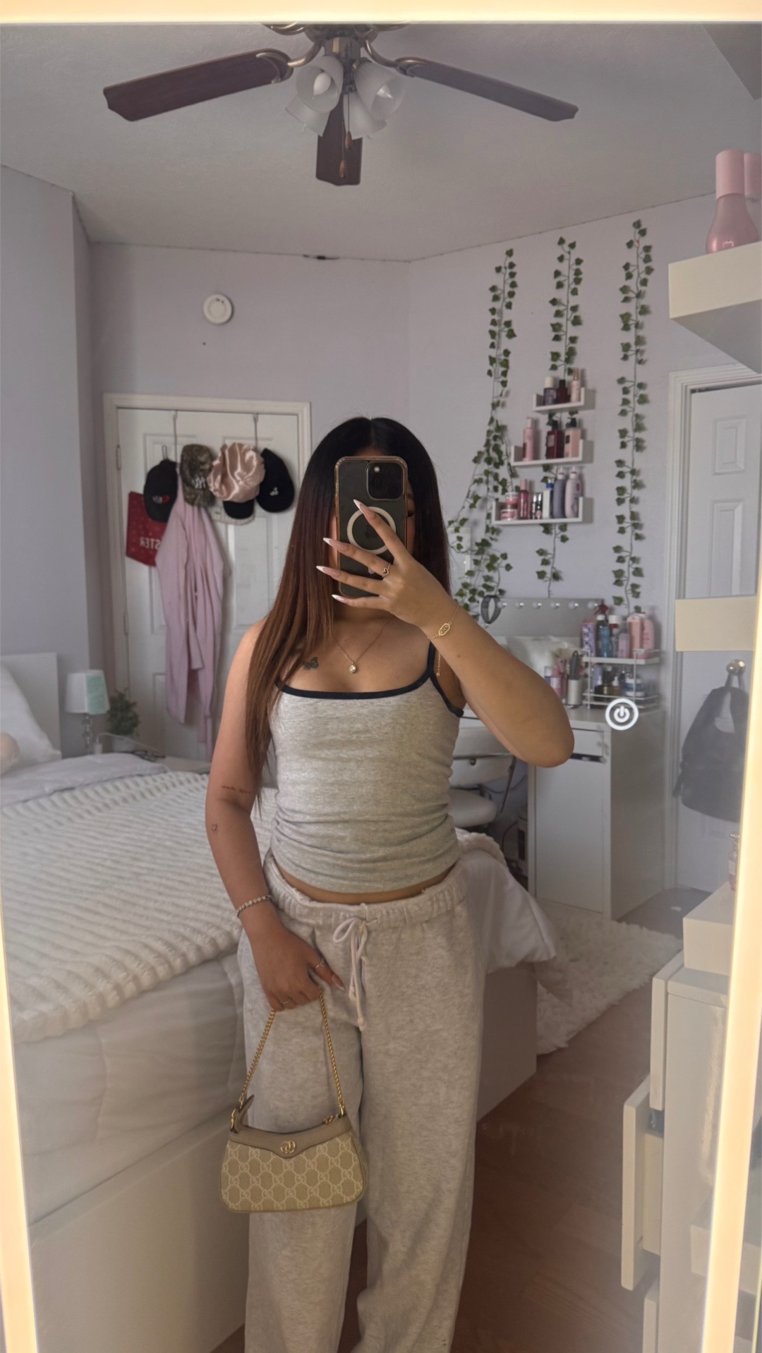 @jennyyly