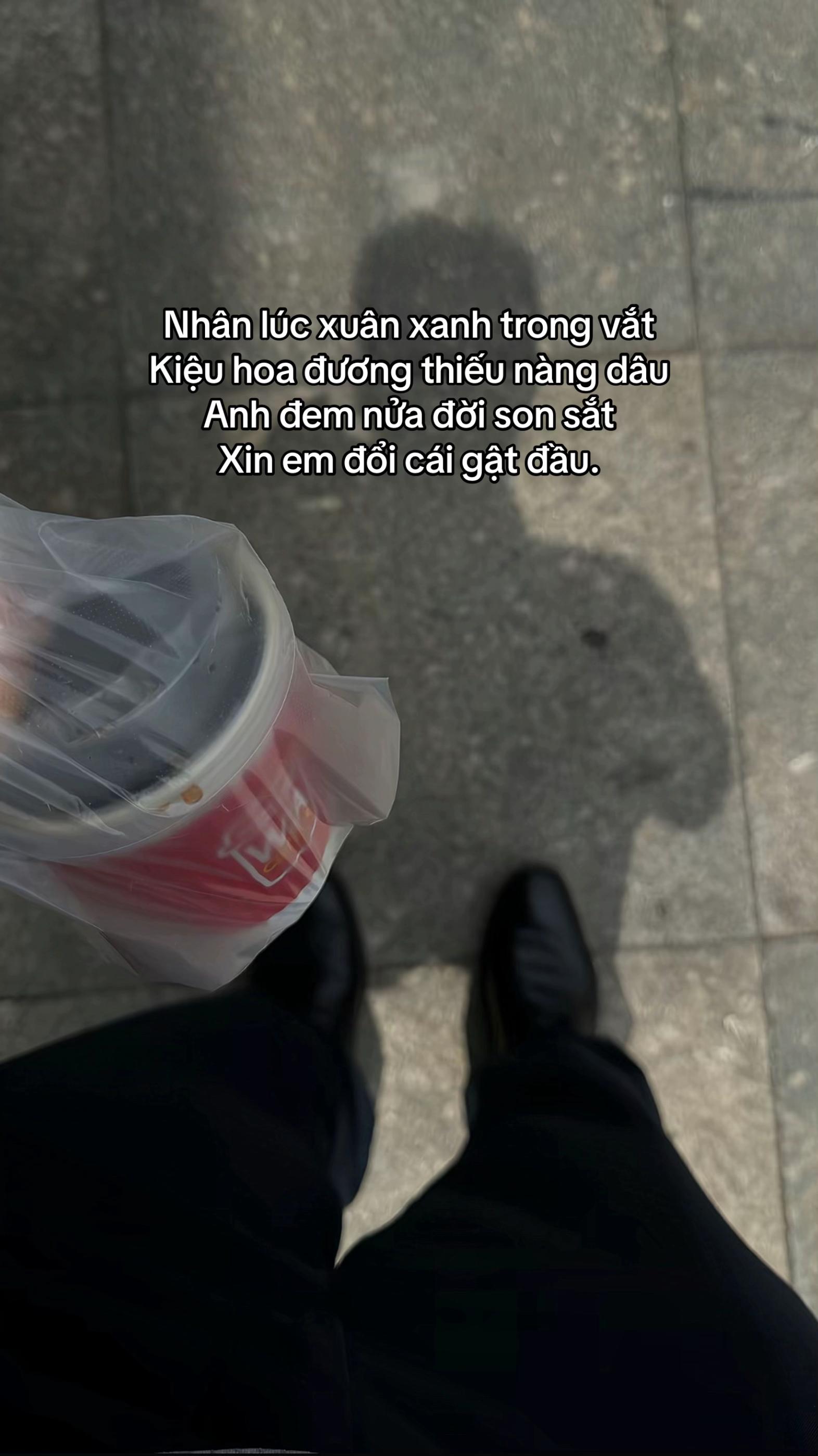 @Kis