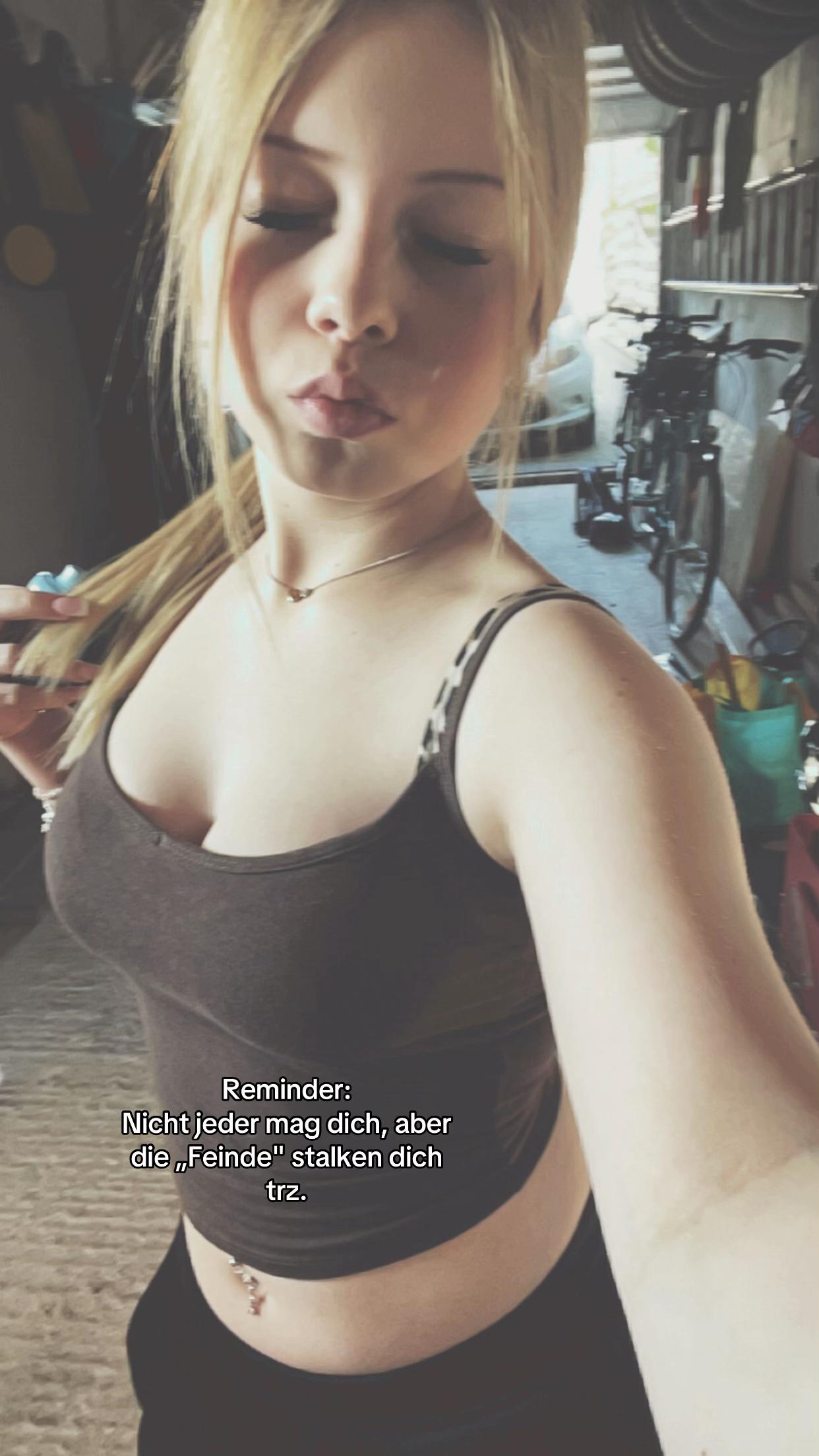@𝐞𝐦𝐦𝐚
