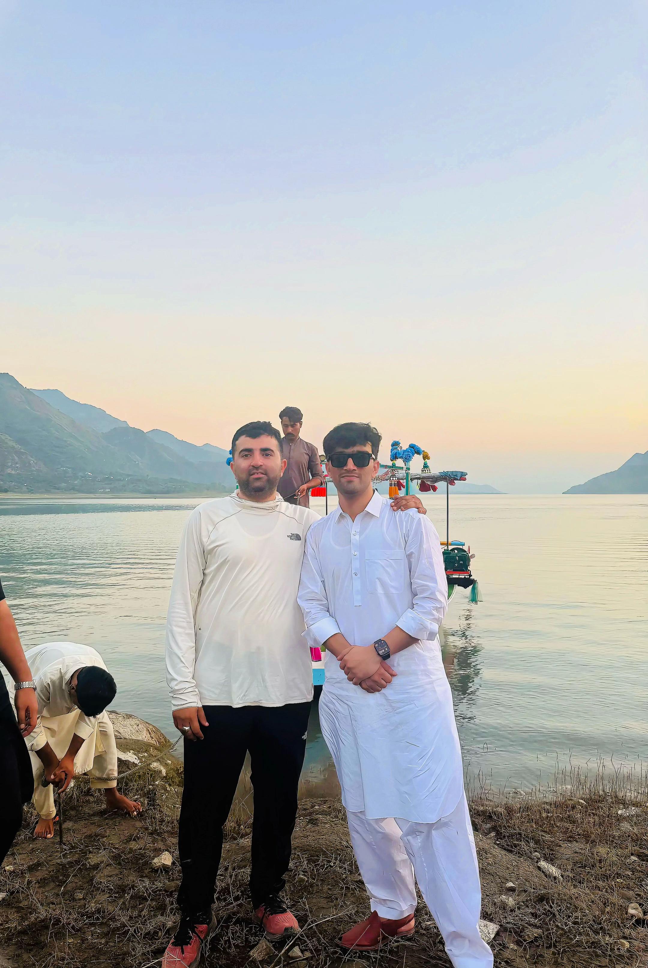 @Ewaaj Khan 🇵🇰