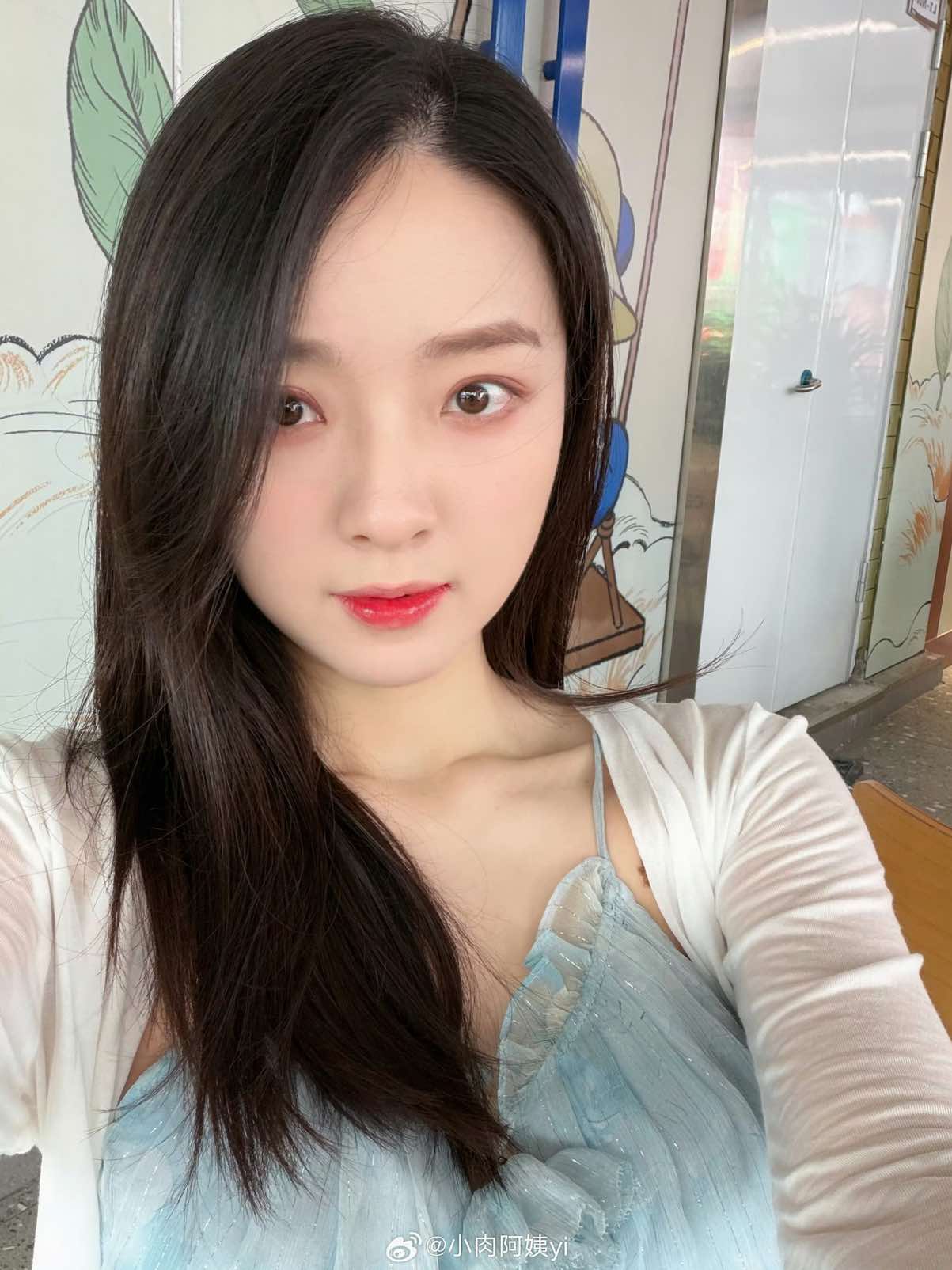 @小肉阿姨yi