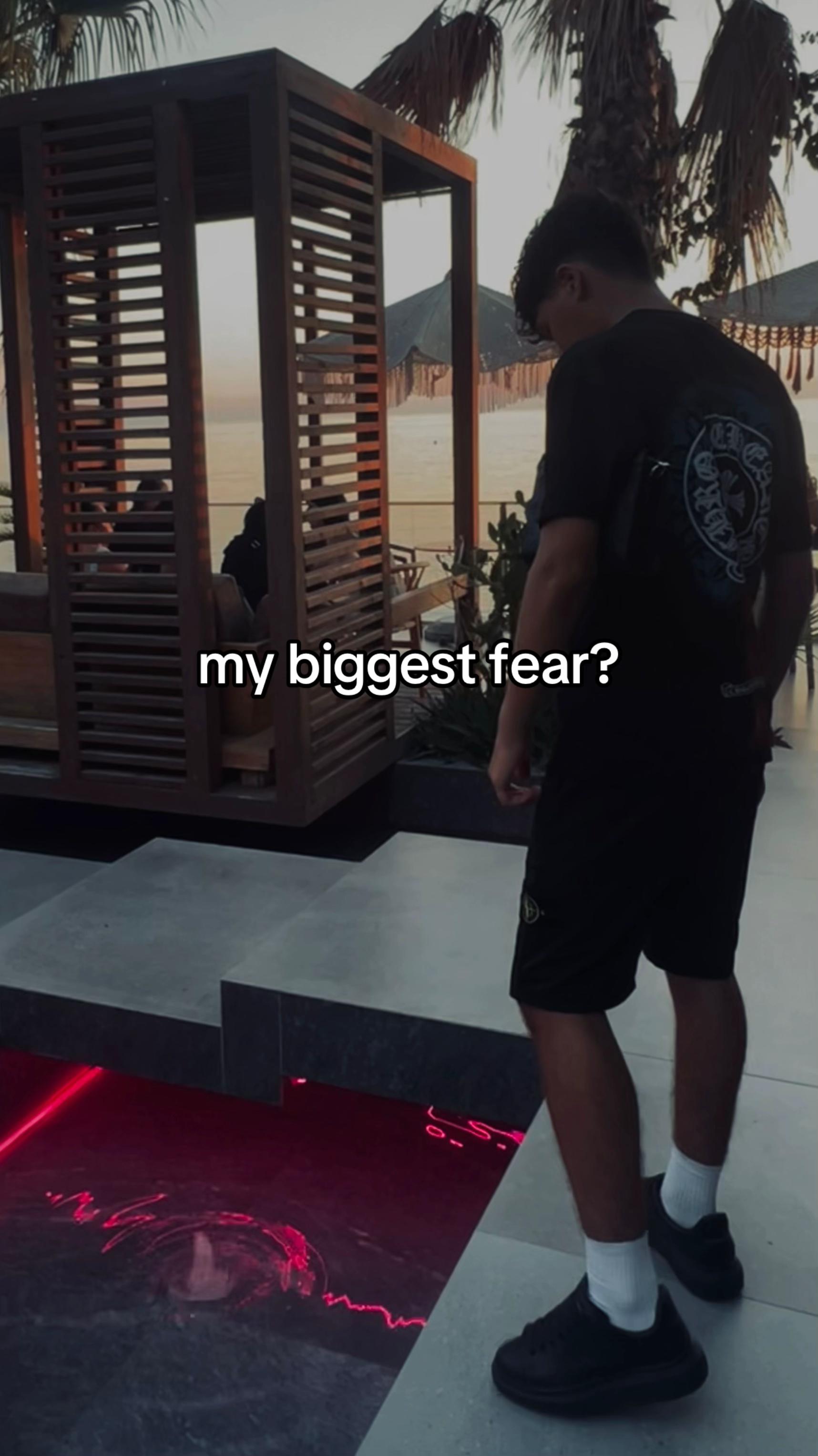 @Raj🇦🇱🦅