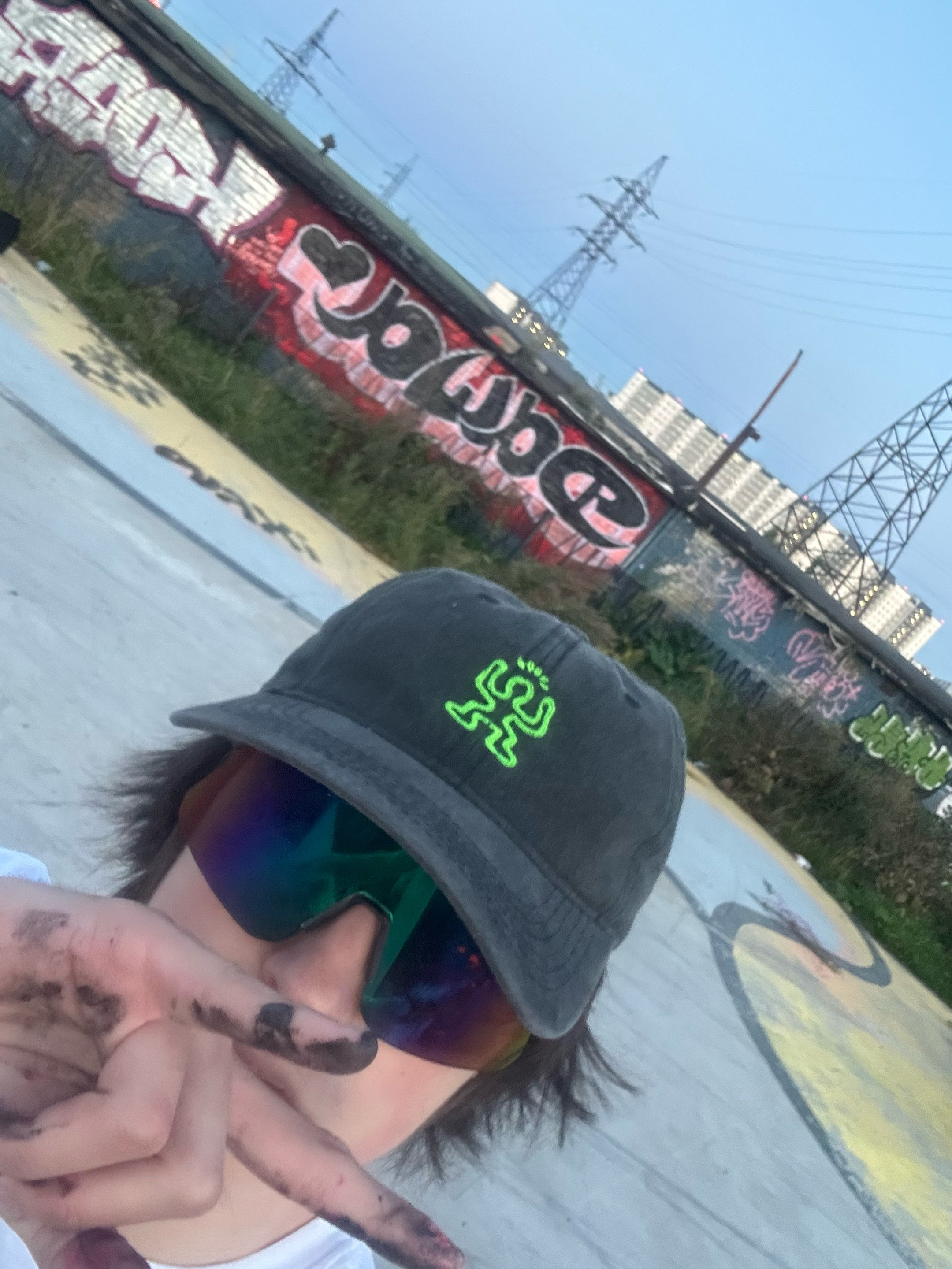 @whouynik