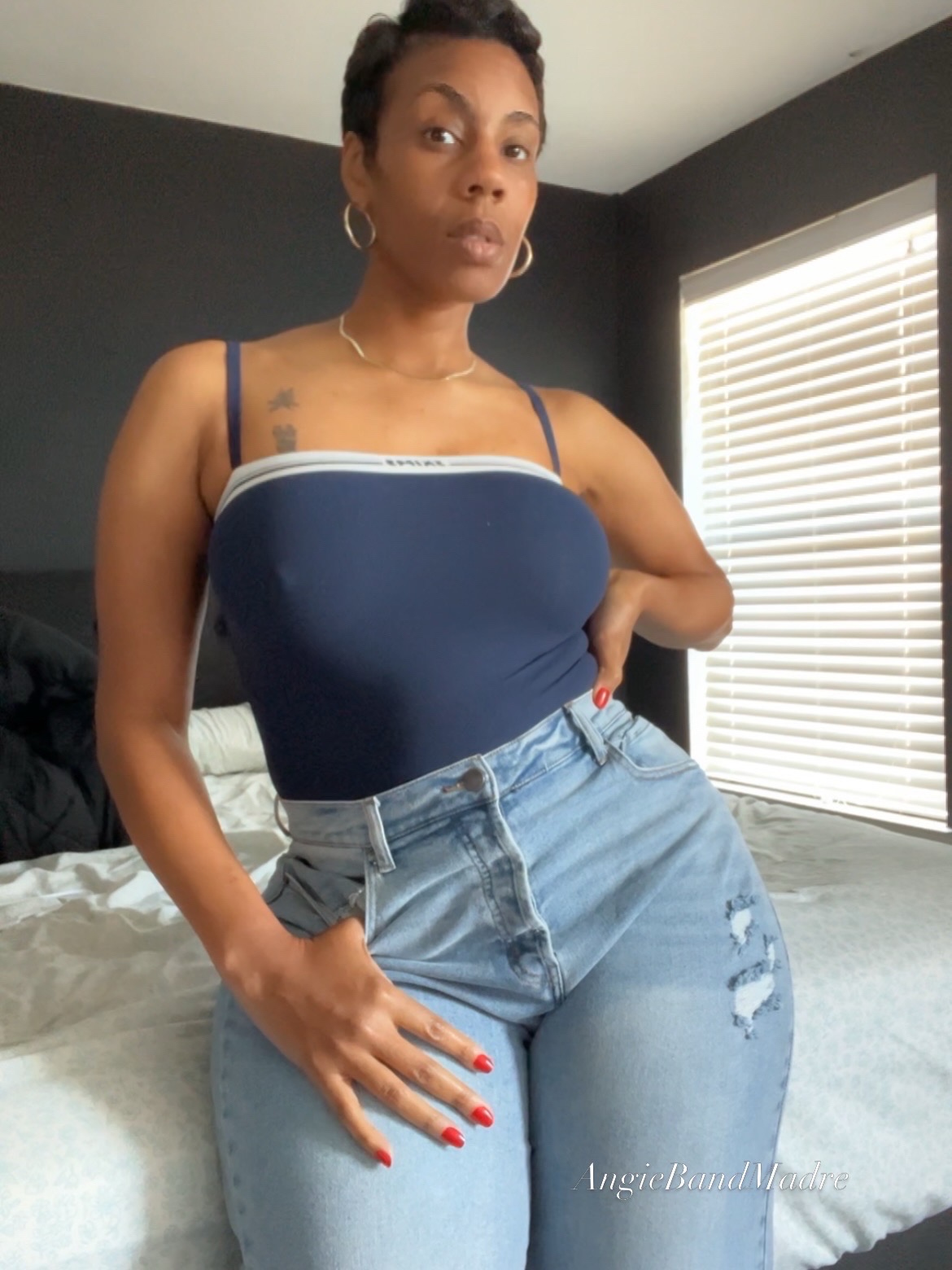 @AngieBtv