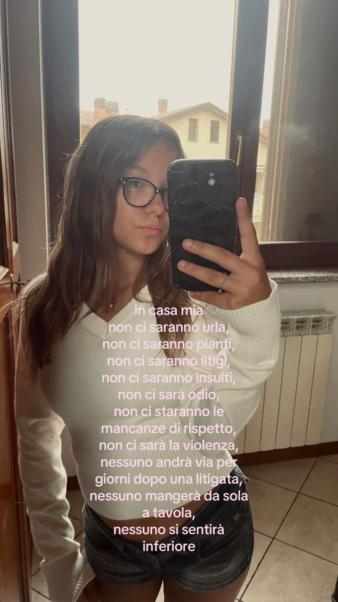 @𝟐𝟐