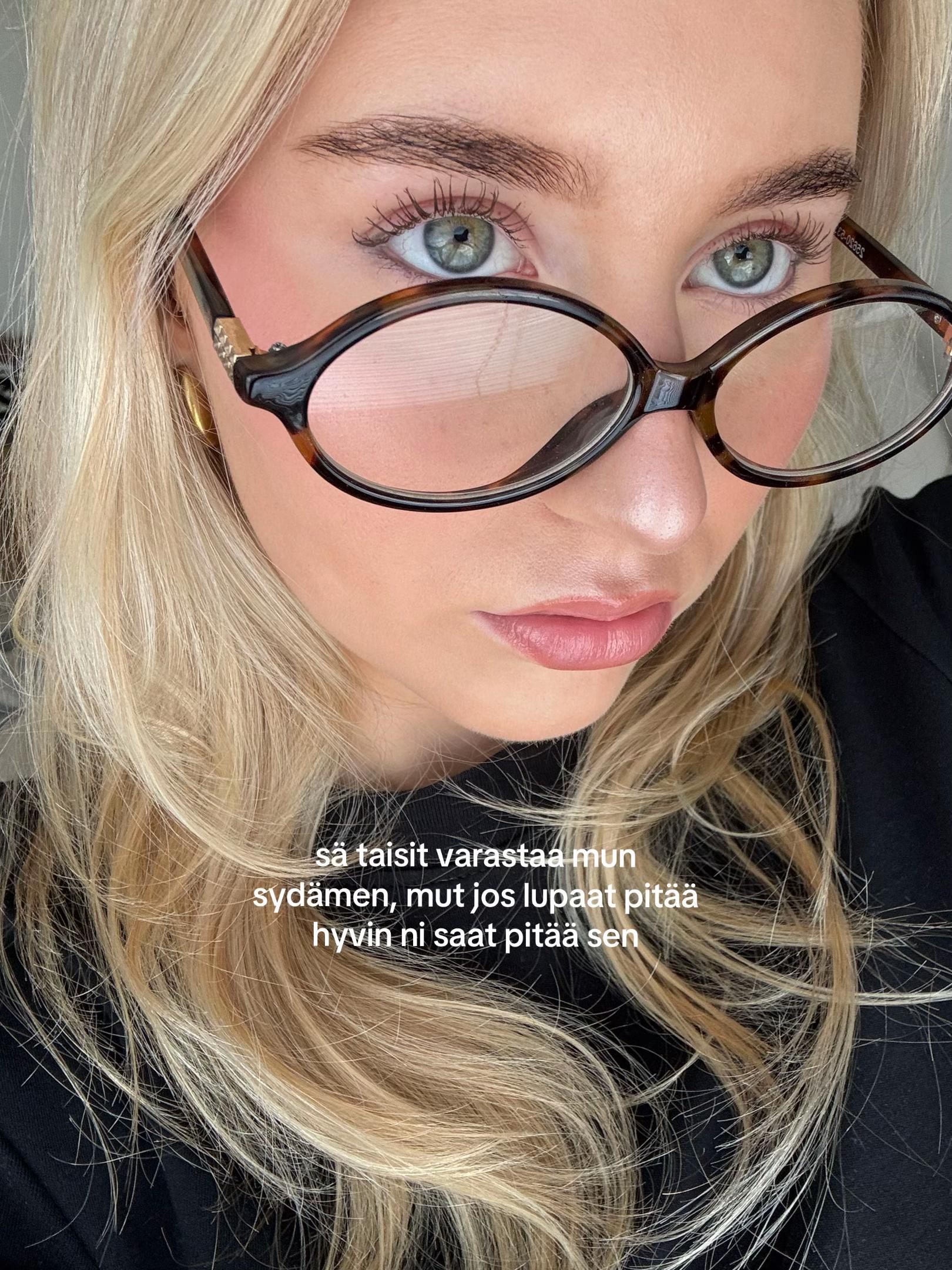 @elsajeejee