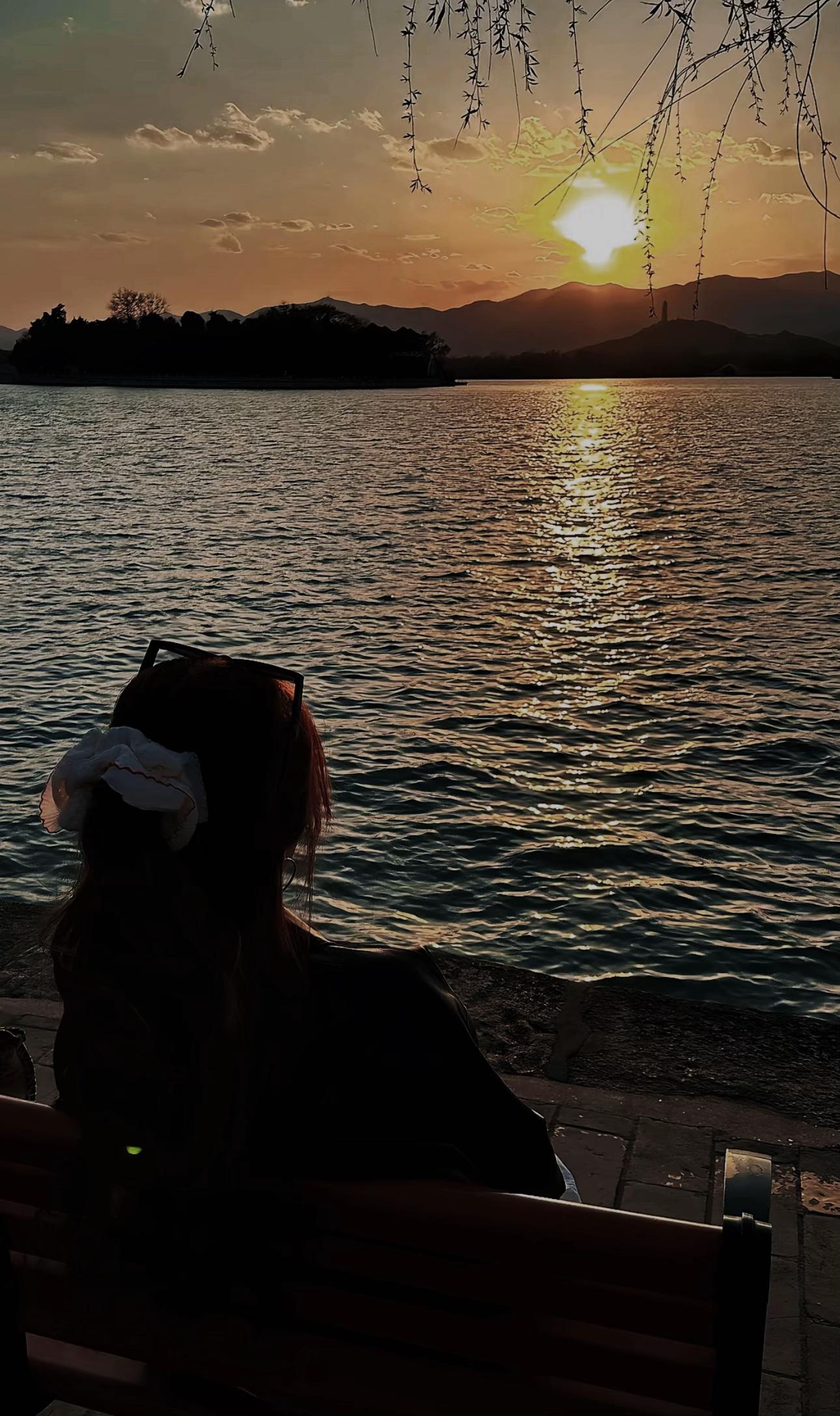 @𝑆𝑎𝑑 🎶