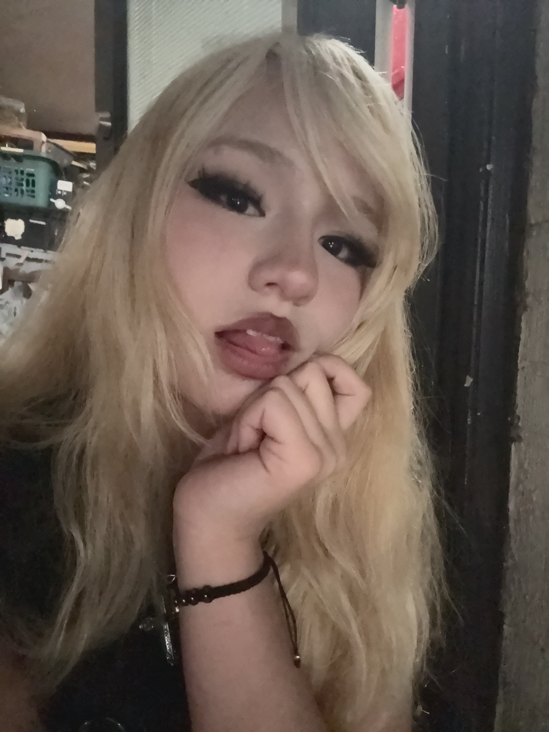 @^,,^