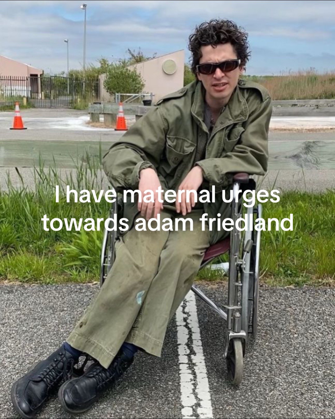 @👅