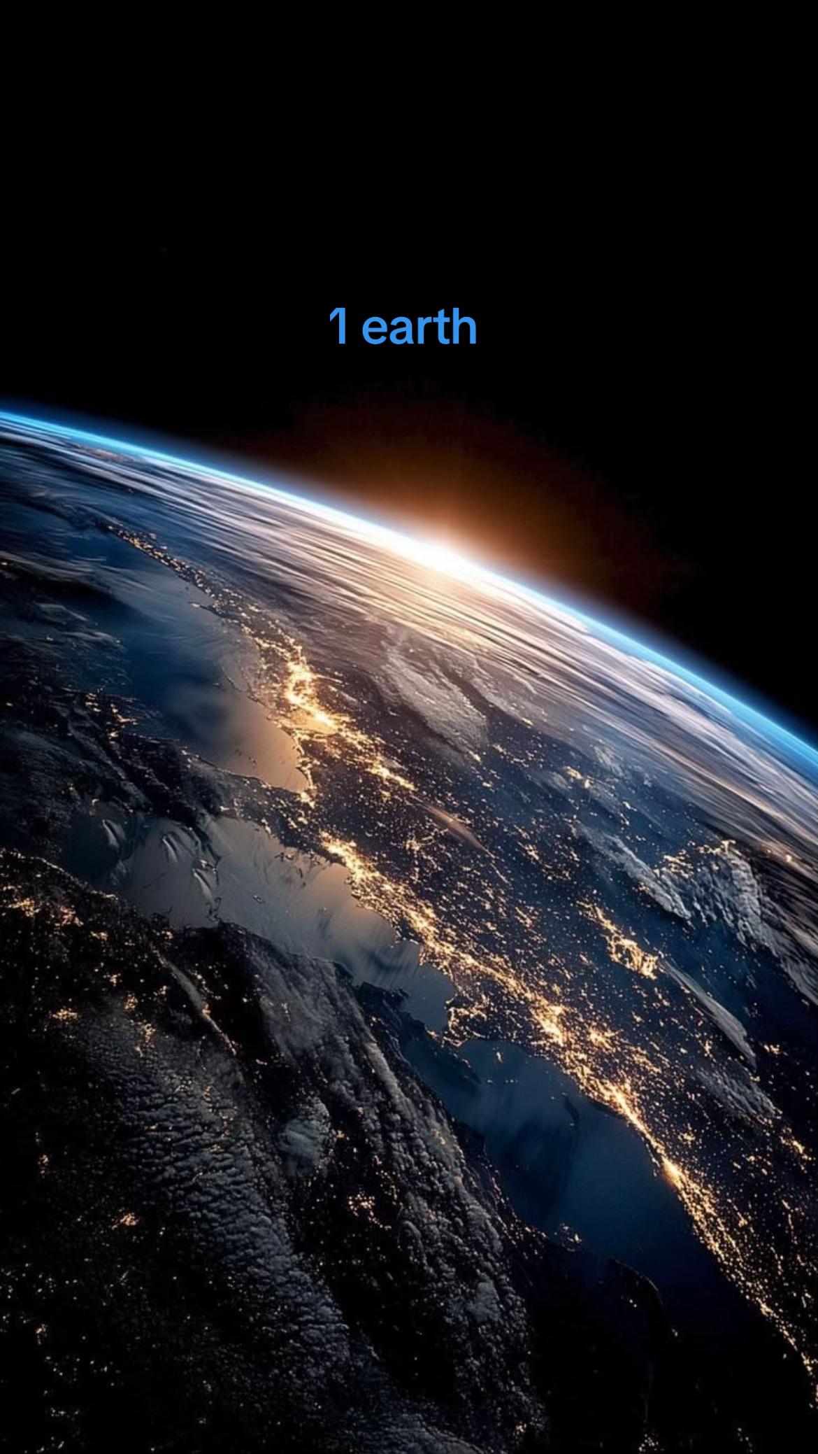 @⍟