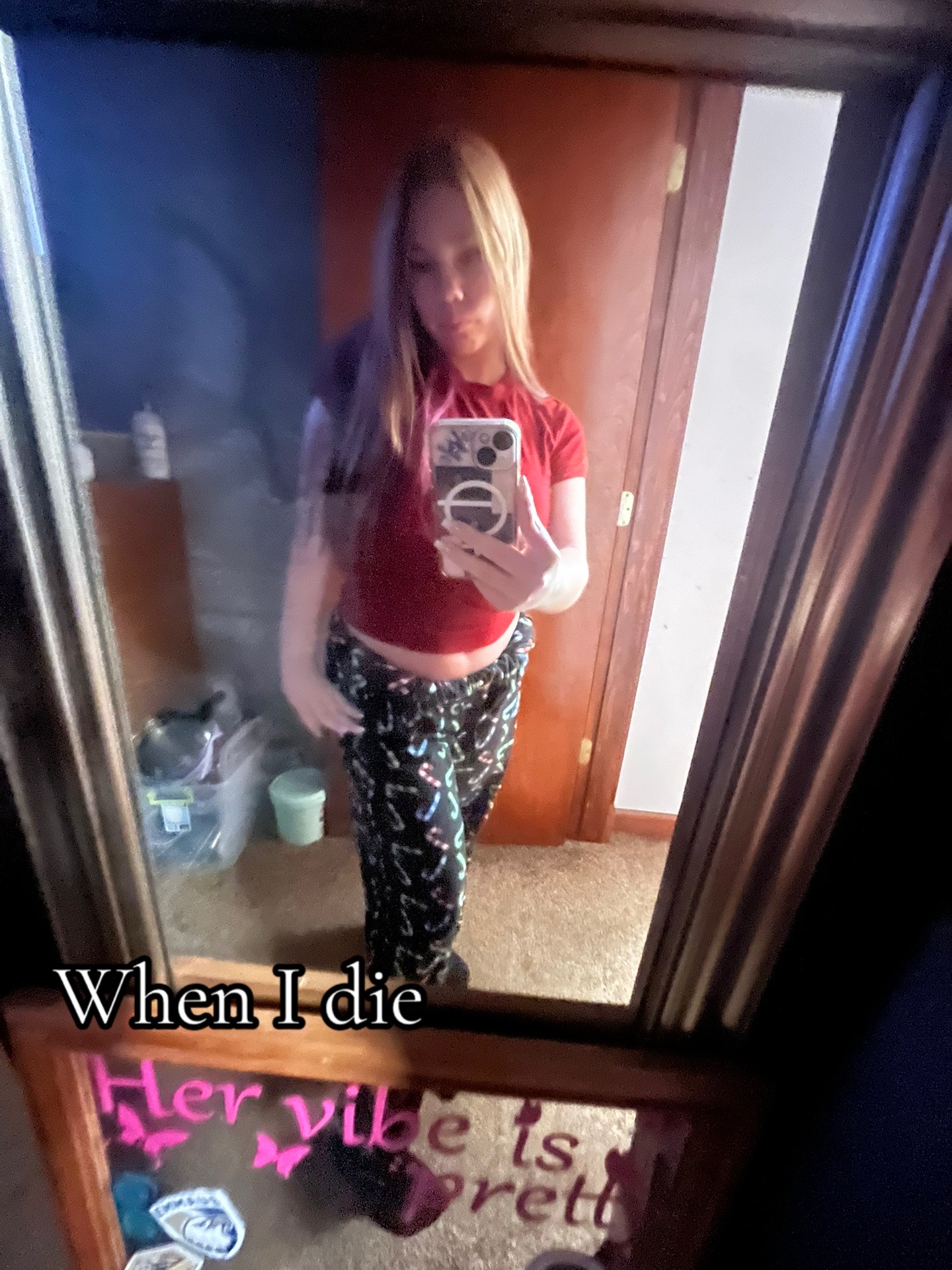 @👻