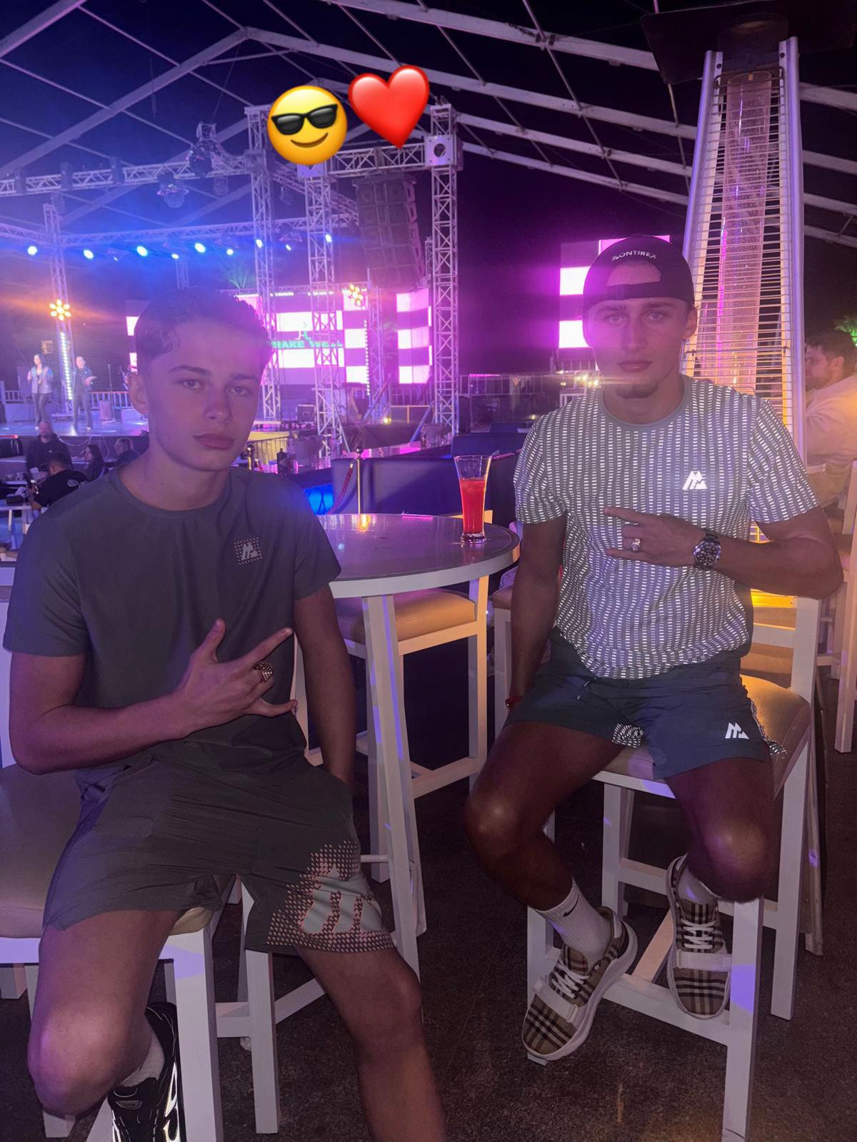 @M💫