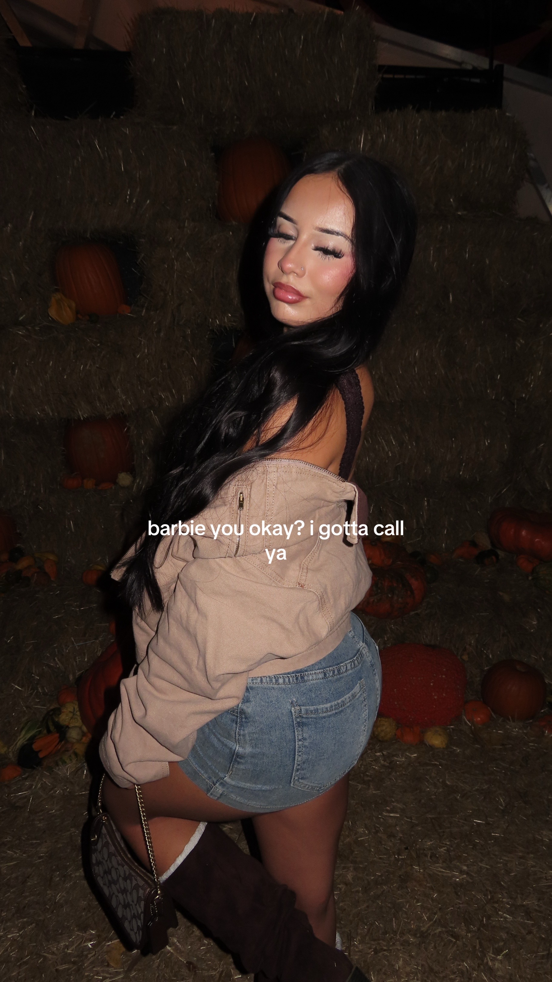 @thaniaflores