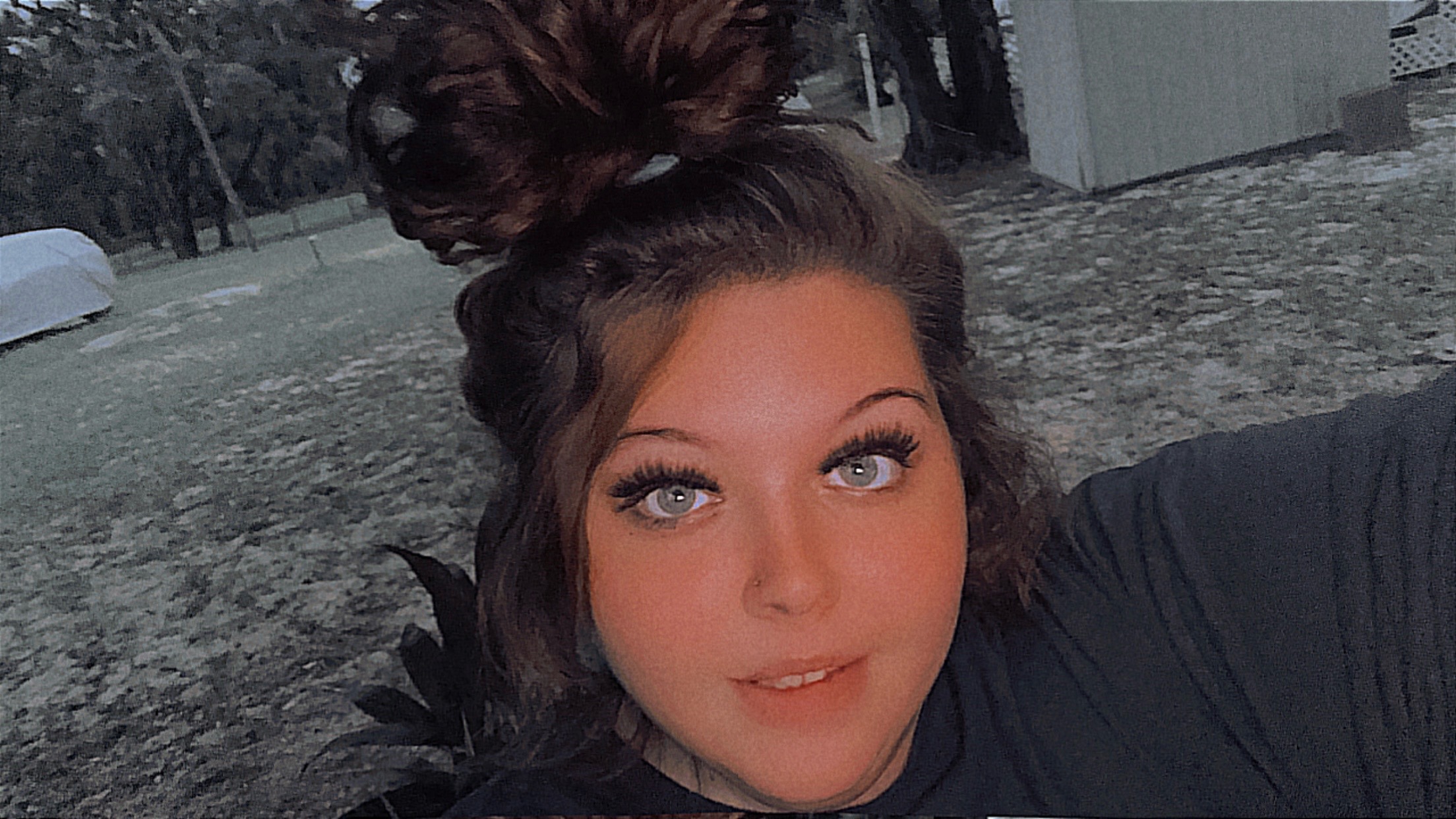 @❌Blue eyes and thick thighs❌