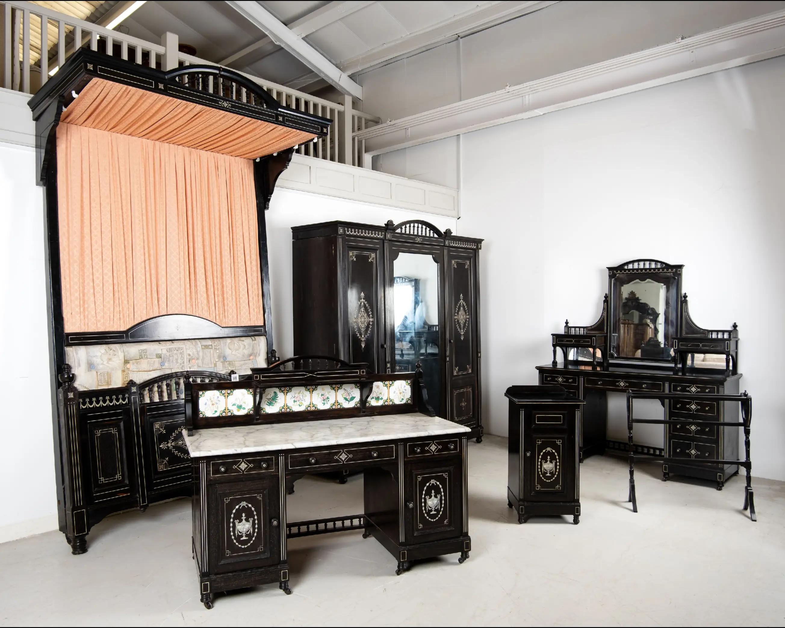 @Hawkins Antiques