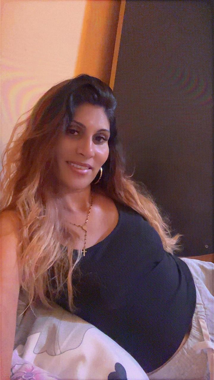 @💞💞Laura brunețica👑 👑