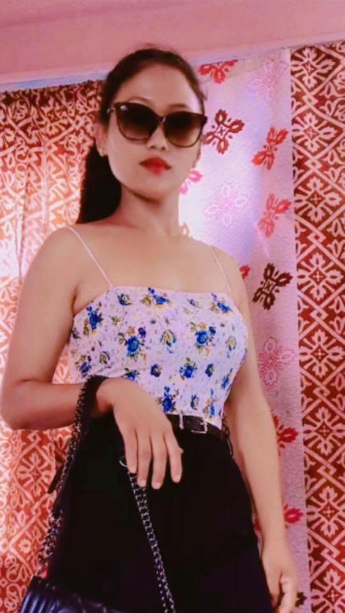 @लिम्माक्षित👸💅🏻🦋🌸