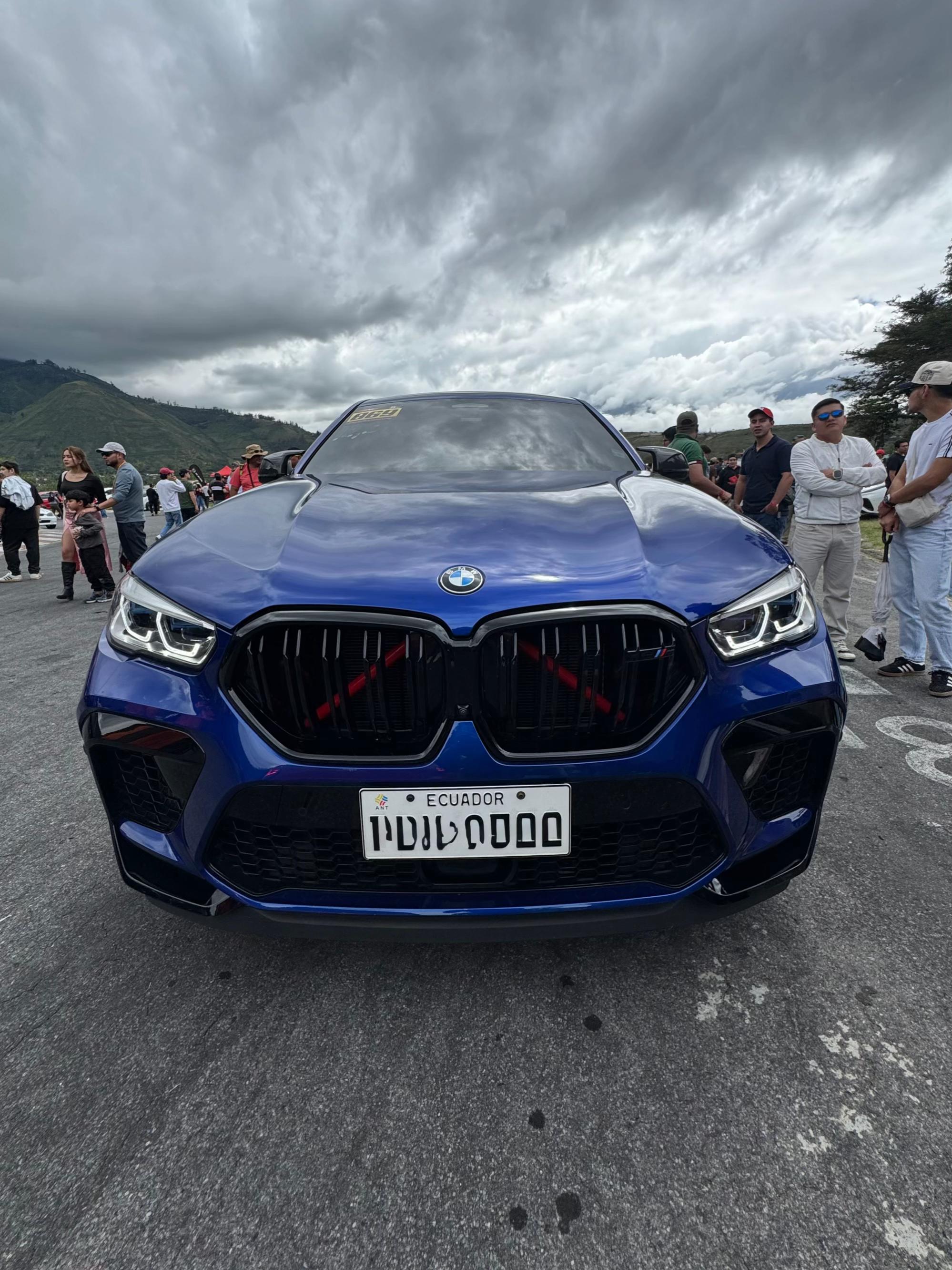 @Luxury Cars Ecuador