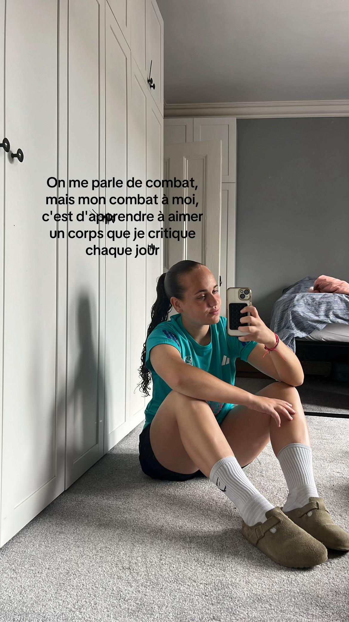 @~