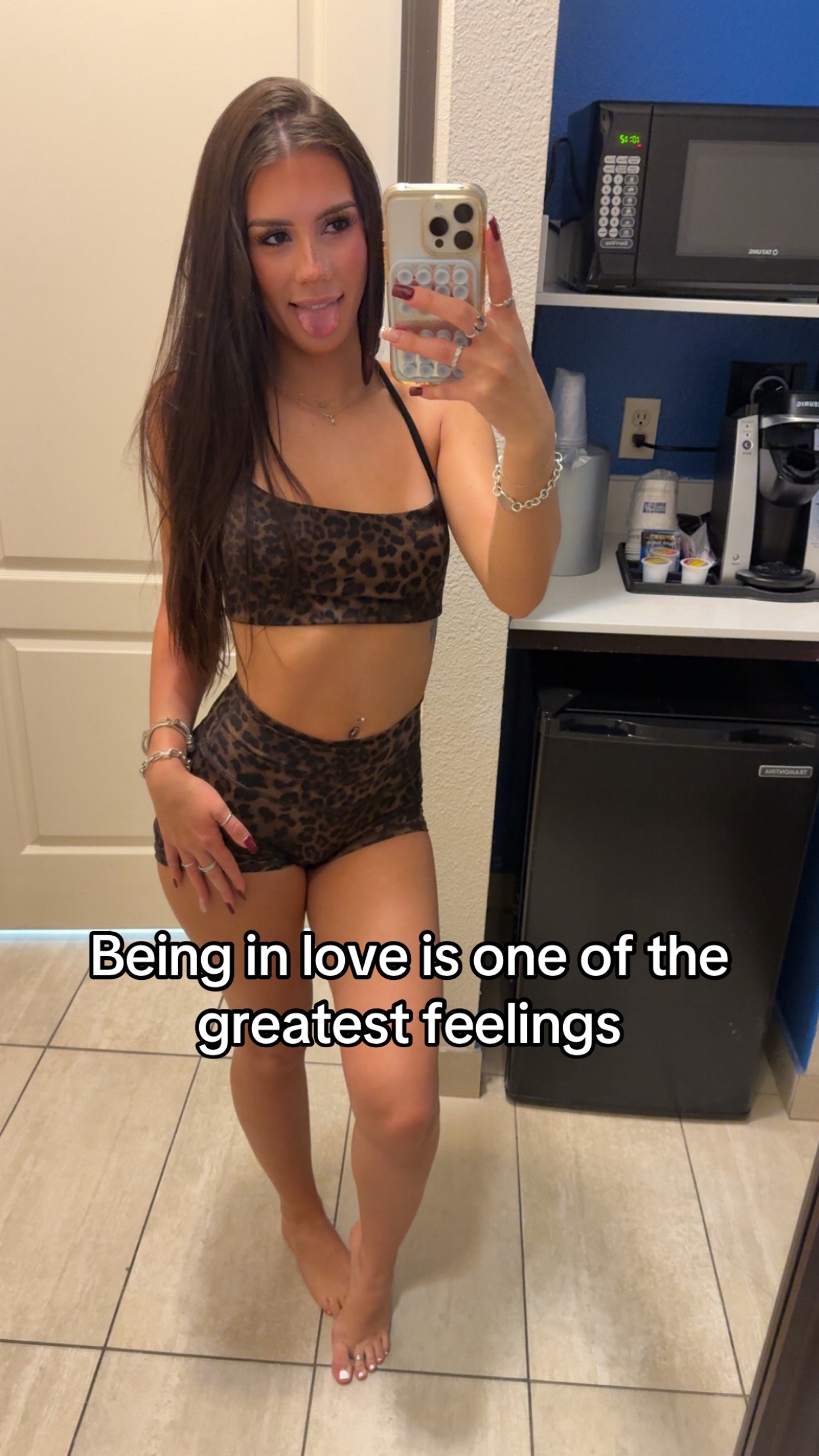 @b🍒
