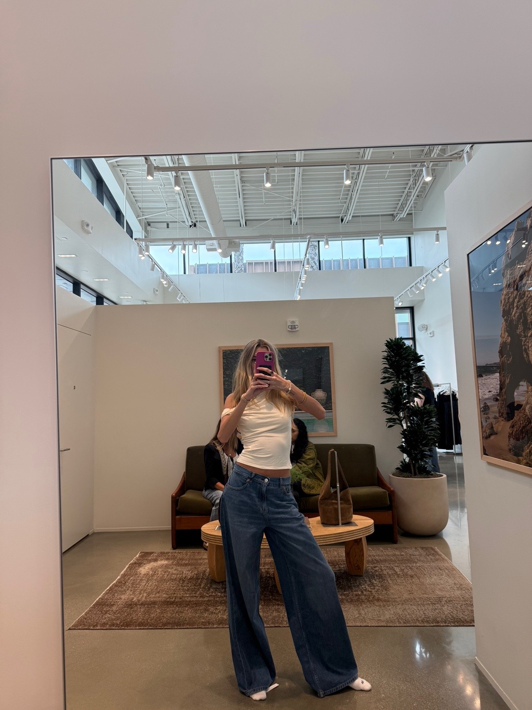 @isabella