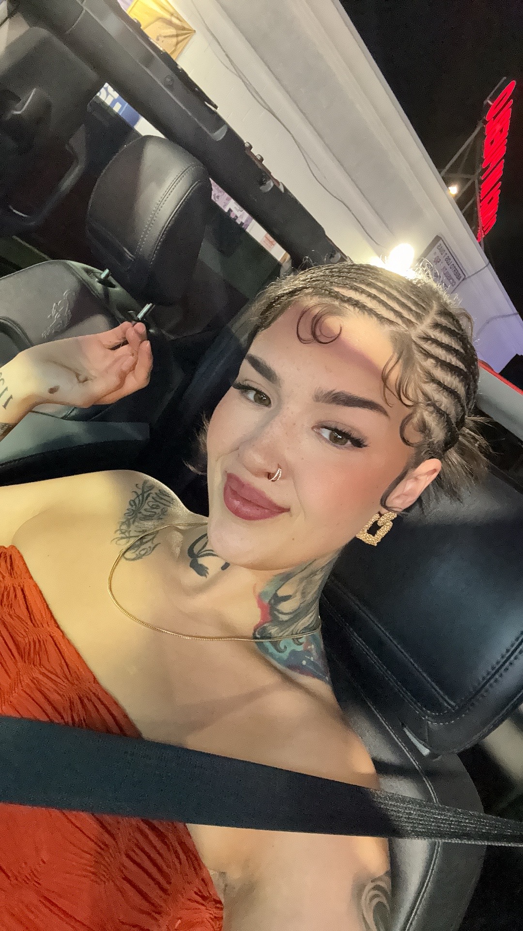 @Fart queen ๐๐จ
