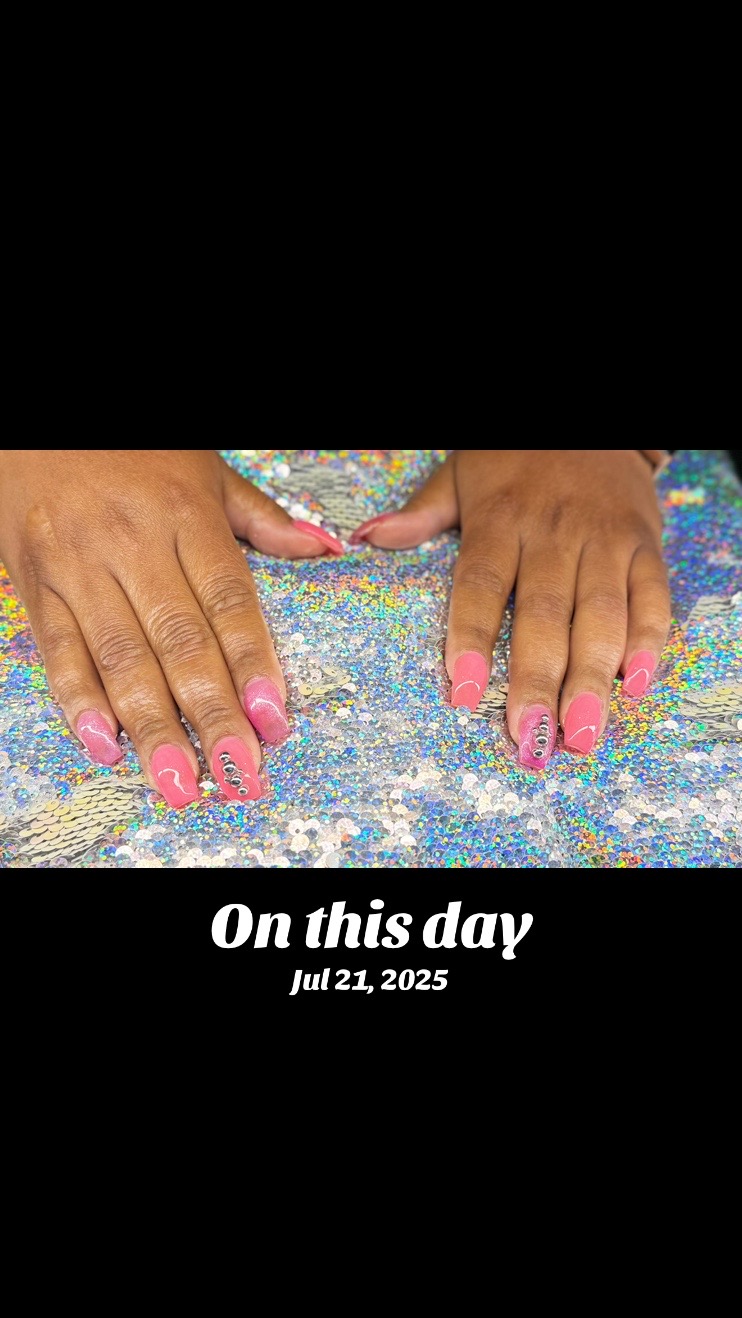 @PrettyPlushNails