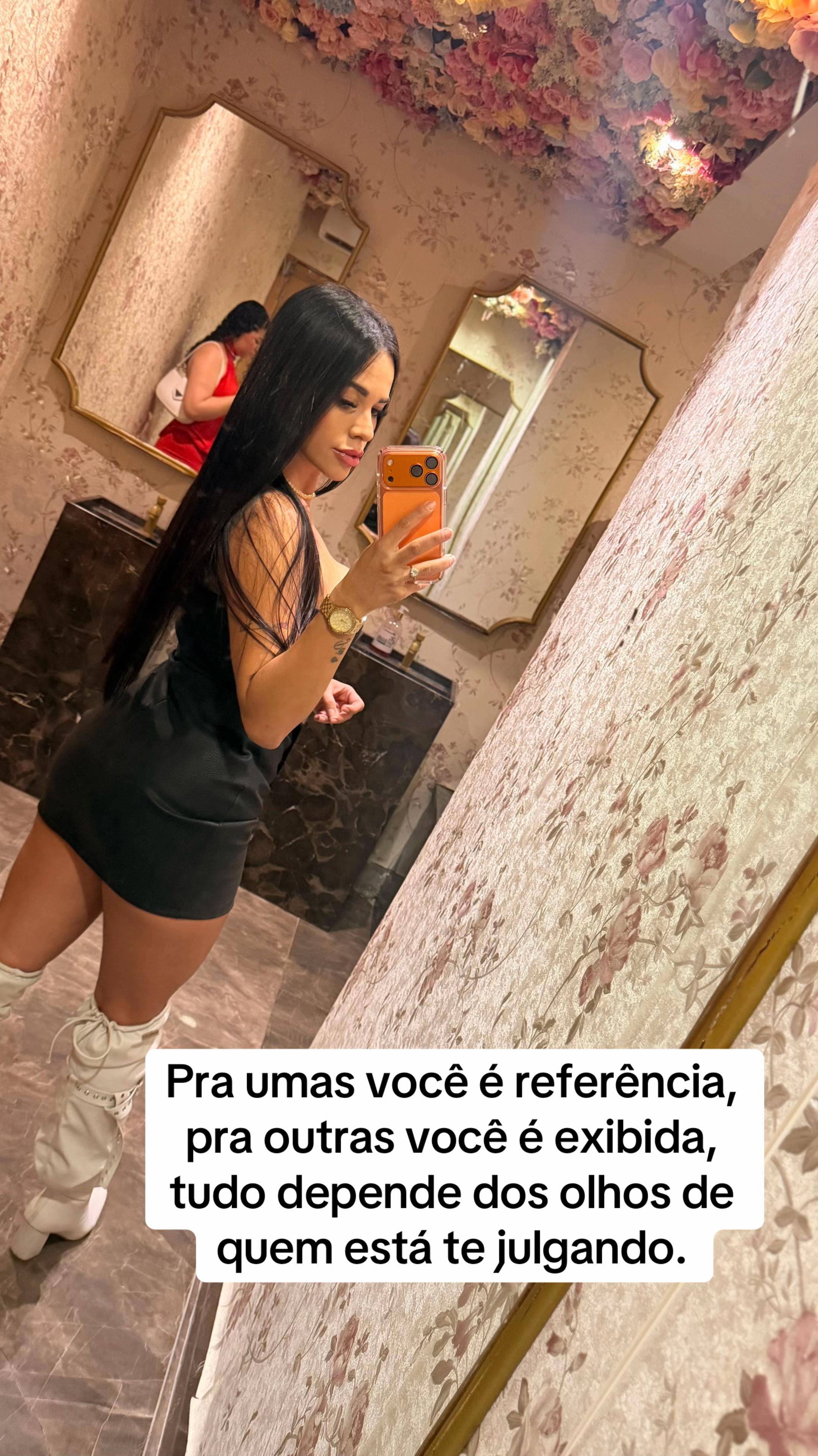@j__ariaane