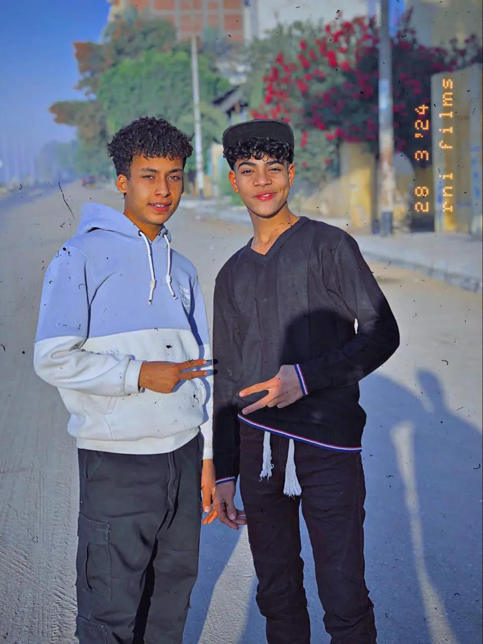 @ࢪيـــنو9و نسخهه واحدهه🐺☝🏻