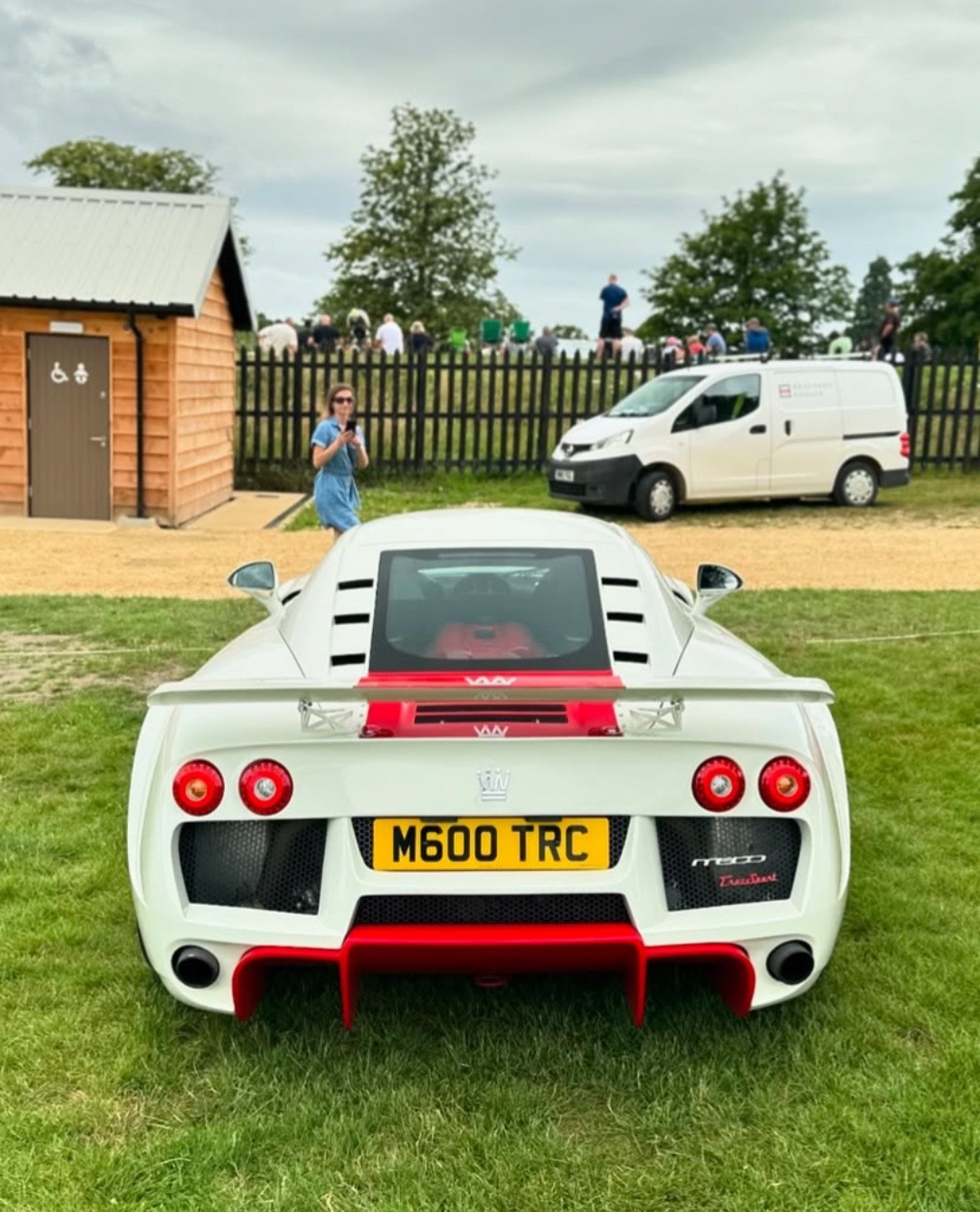 @carnewon