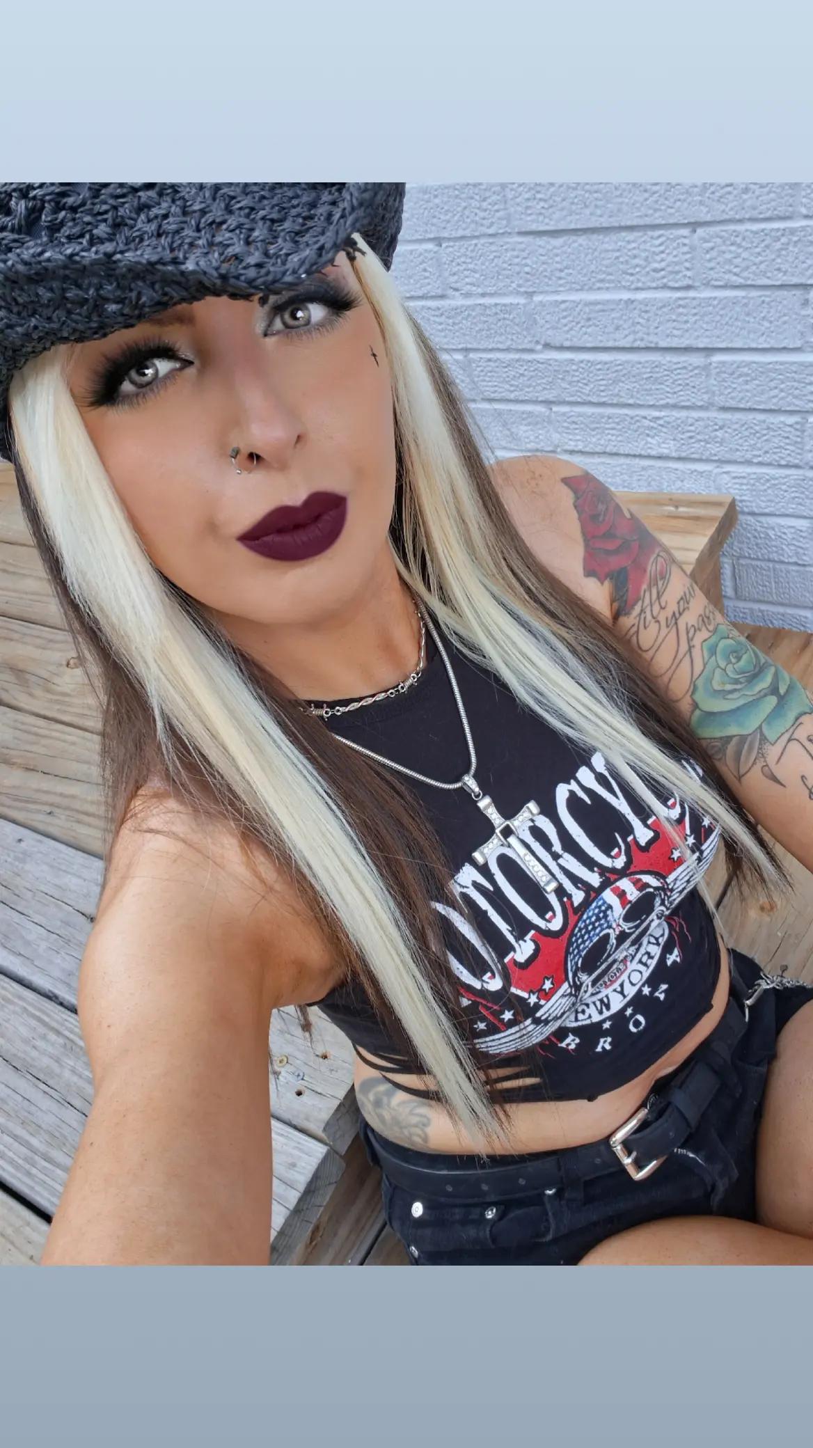 @✨️🖤 Megan 🖤✨️