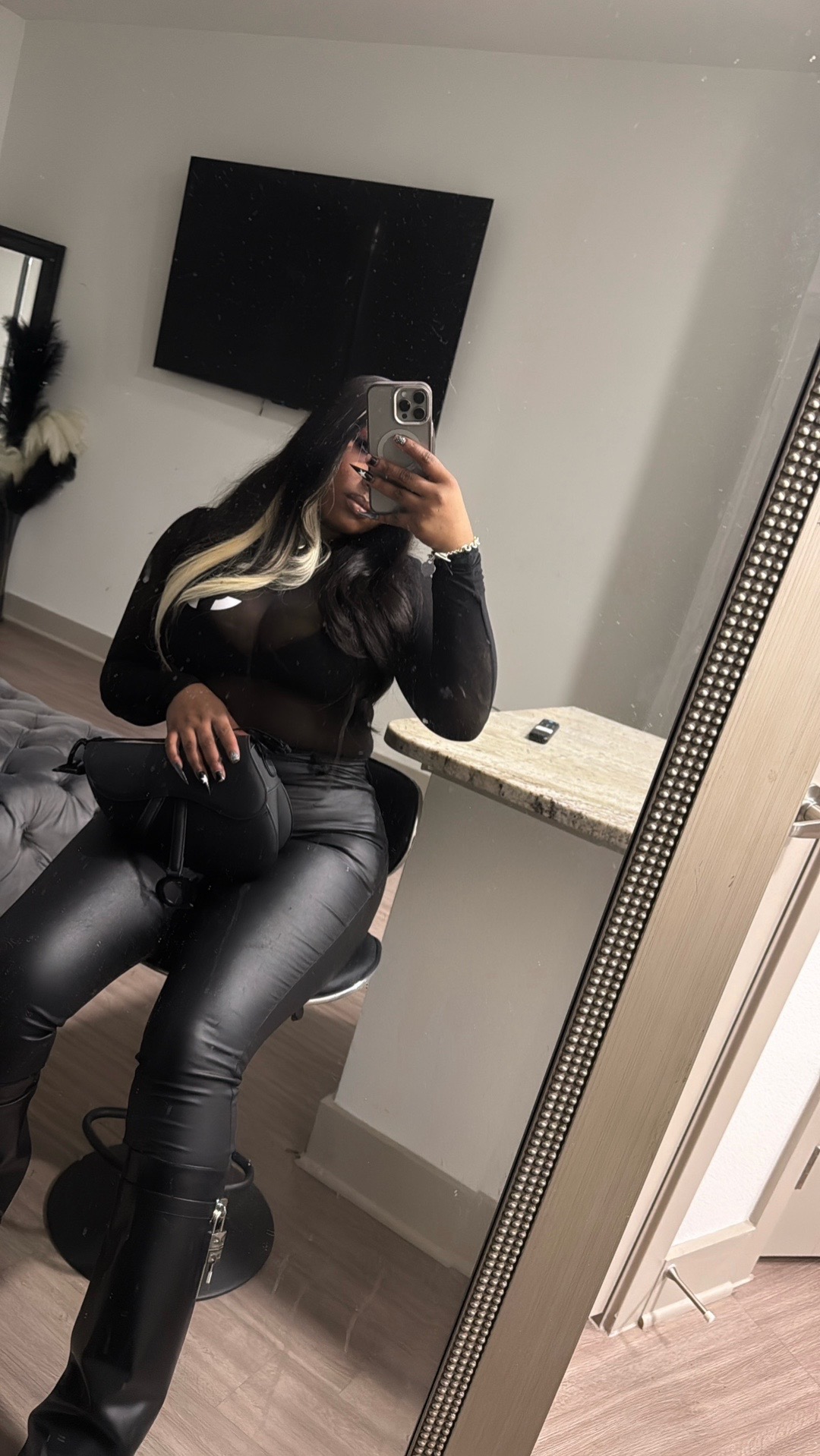 @breeskii