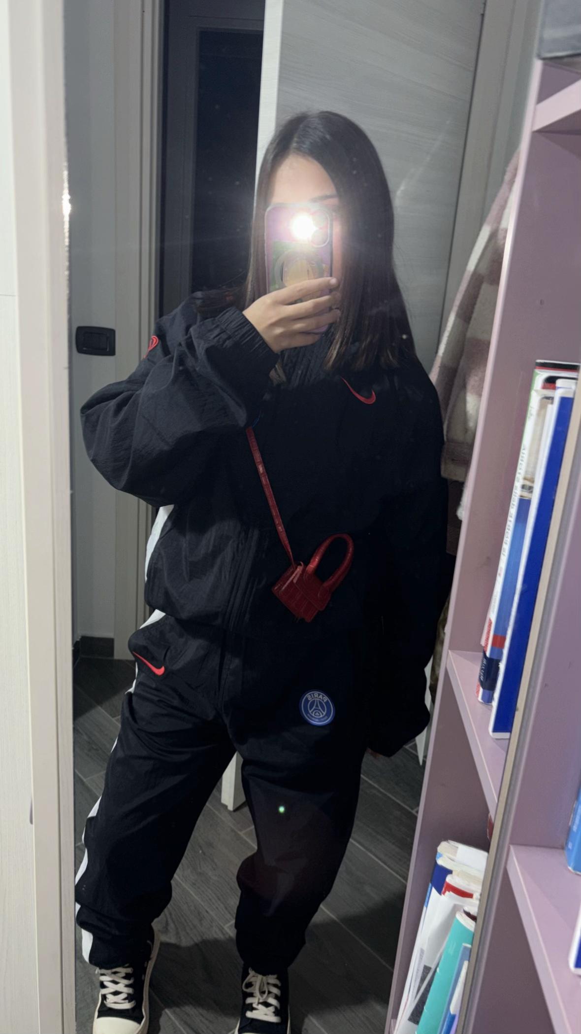 @deee