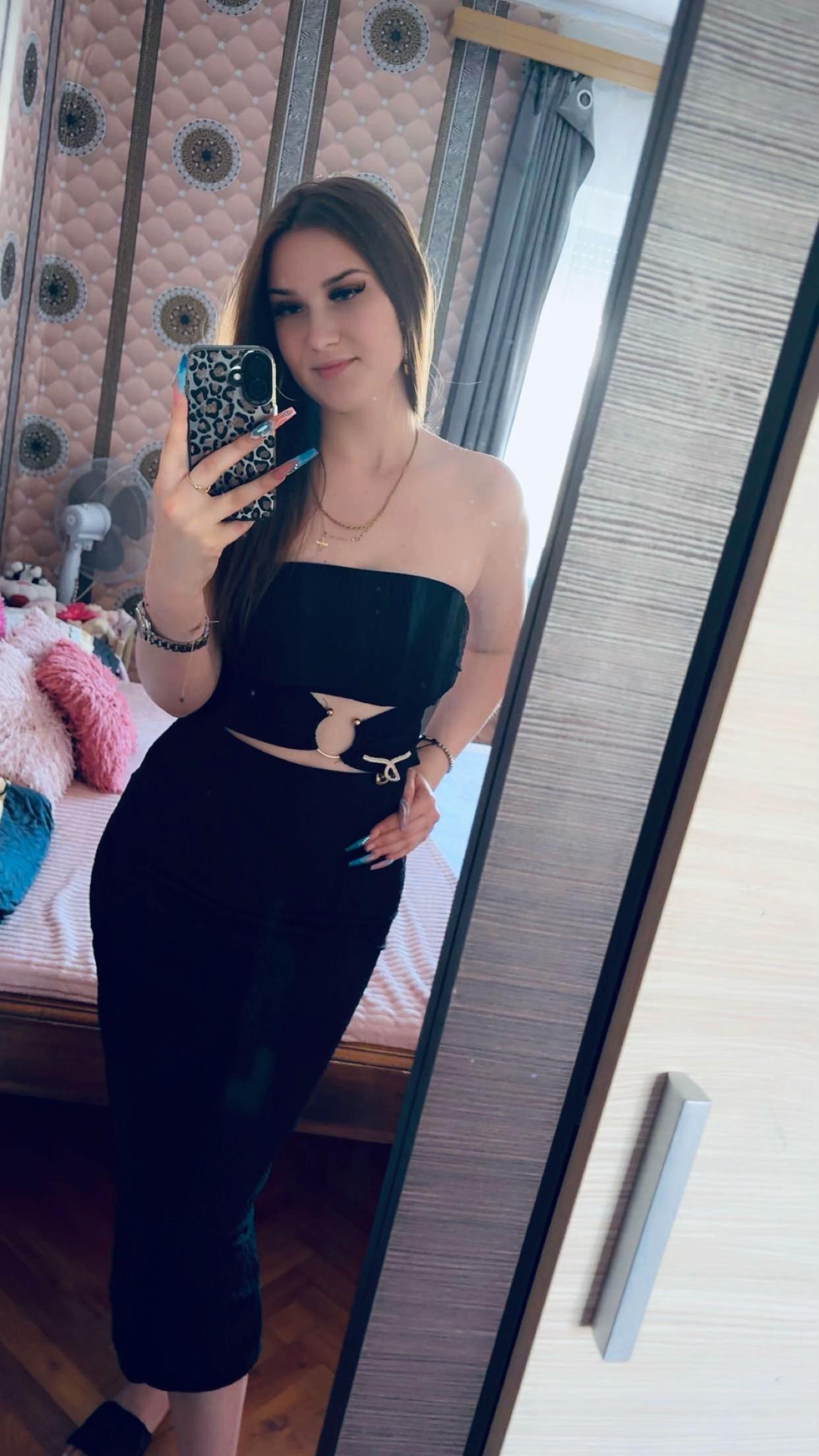 @liviakrjcz&aacute;r30