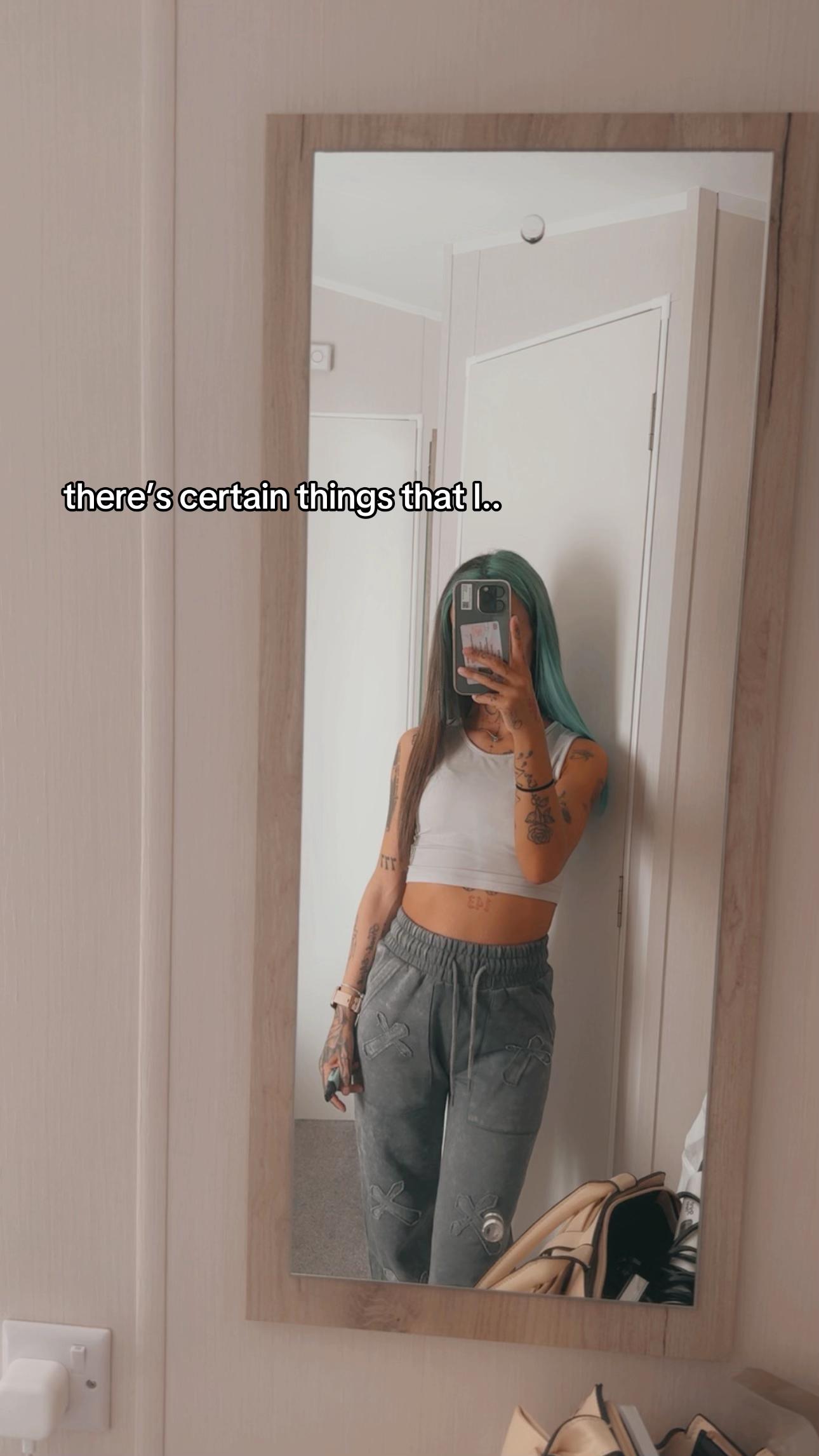@Lauren-Jade🍒